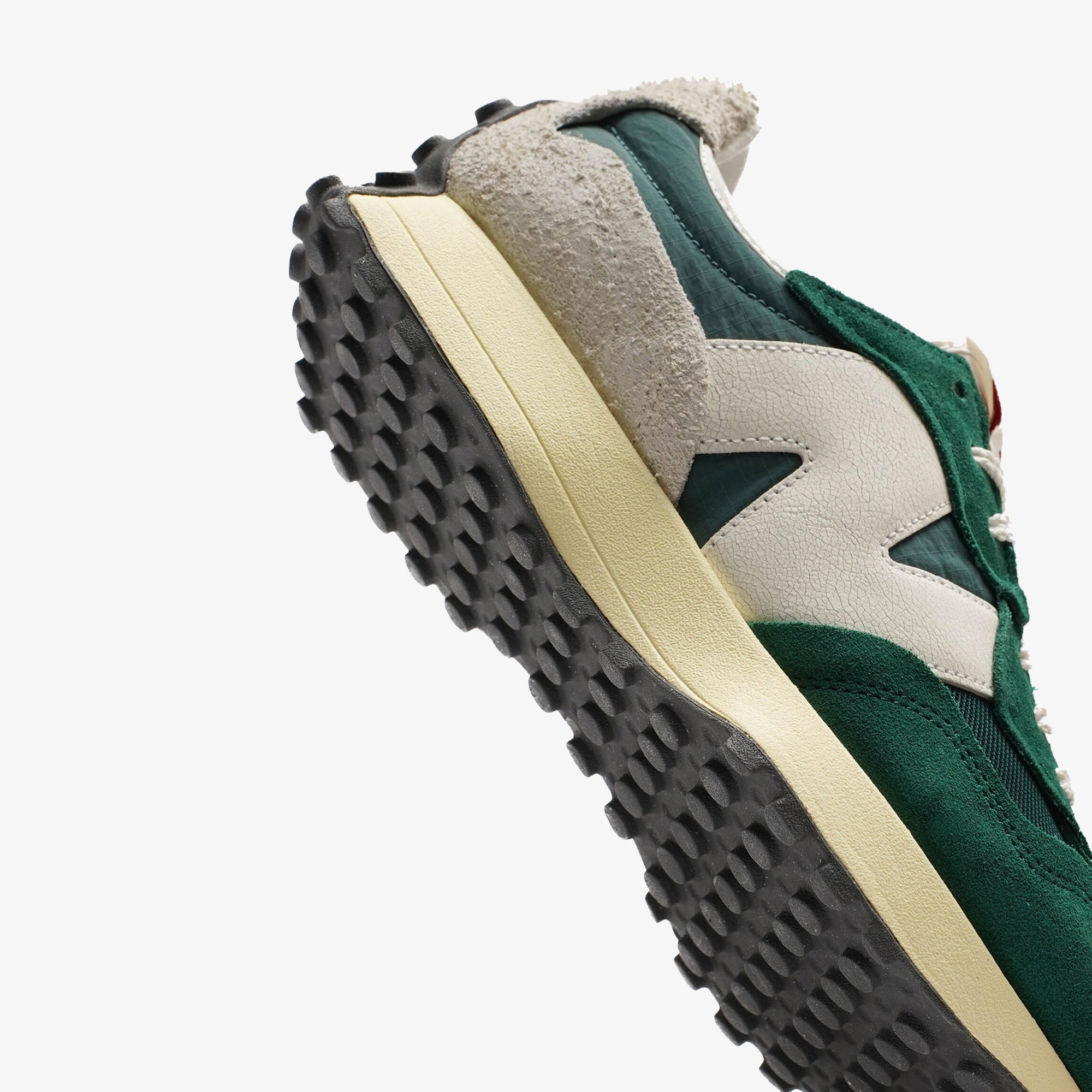 New Balance | 327 { MARSH GREEN - view 5