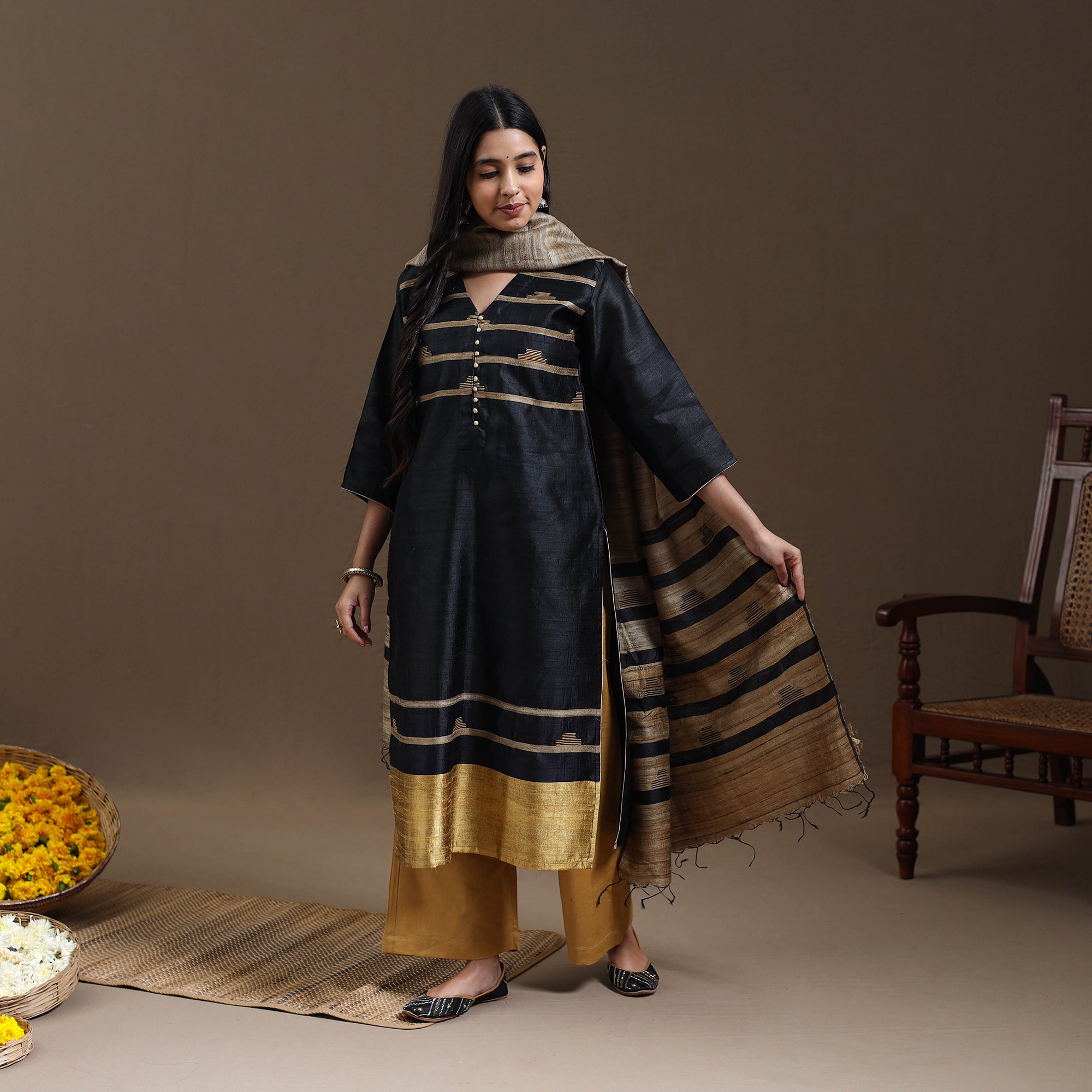 ITOKRI CASUALS Black - Bhagalpuri Handloom Tussar Silk Suit Set 03 - view 2