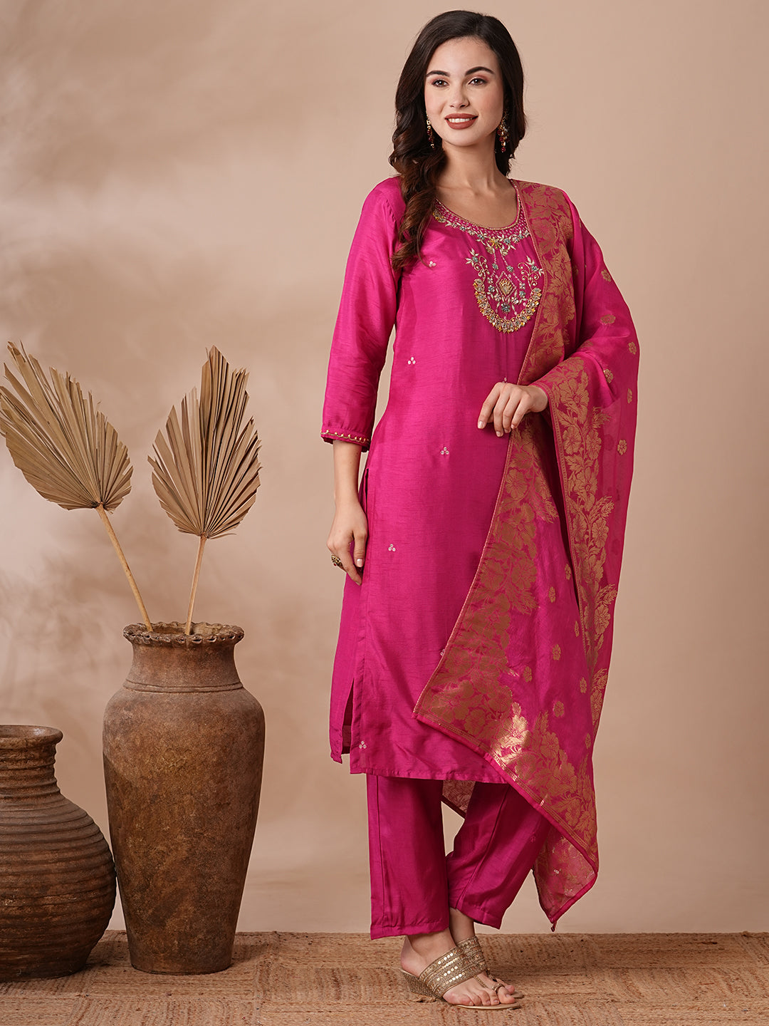 Fashor Floral Hand Embroidered Straight Kurta with Pant & Dupatta - Pink - view 5