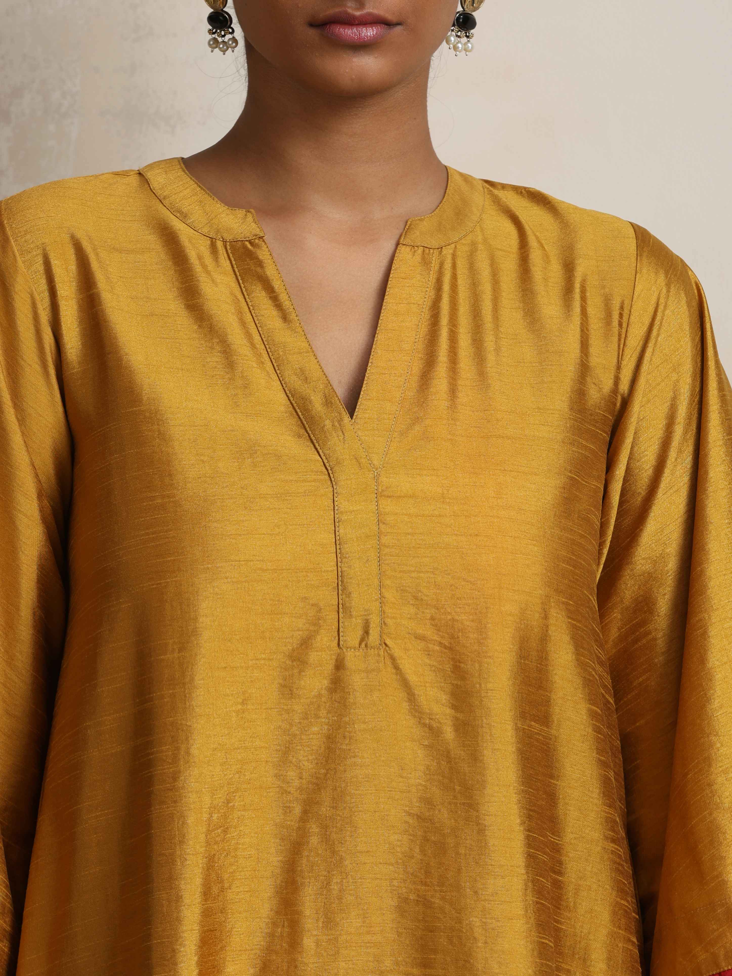 trueBrowns Gold Silk Kurta Set - view 7