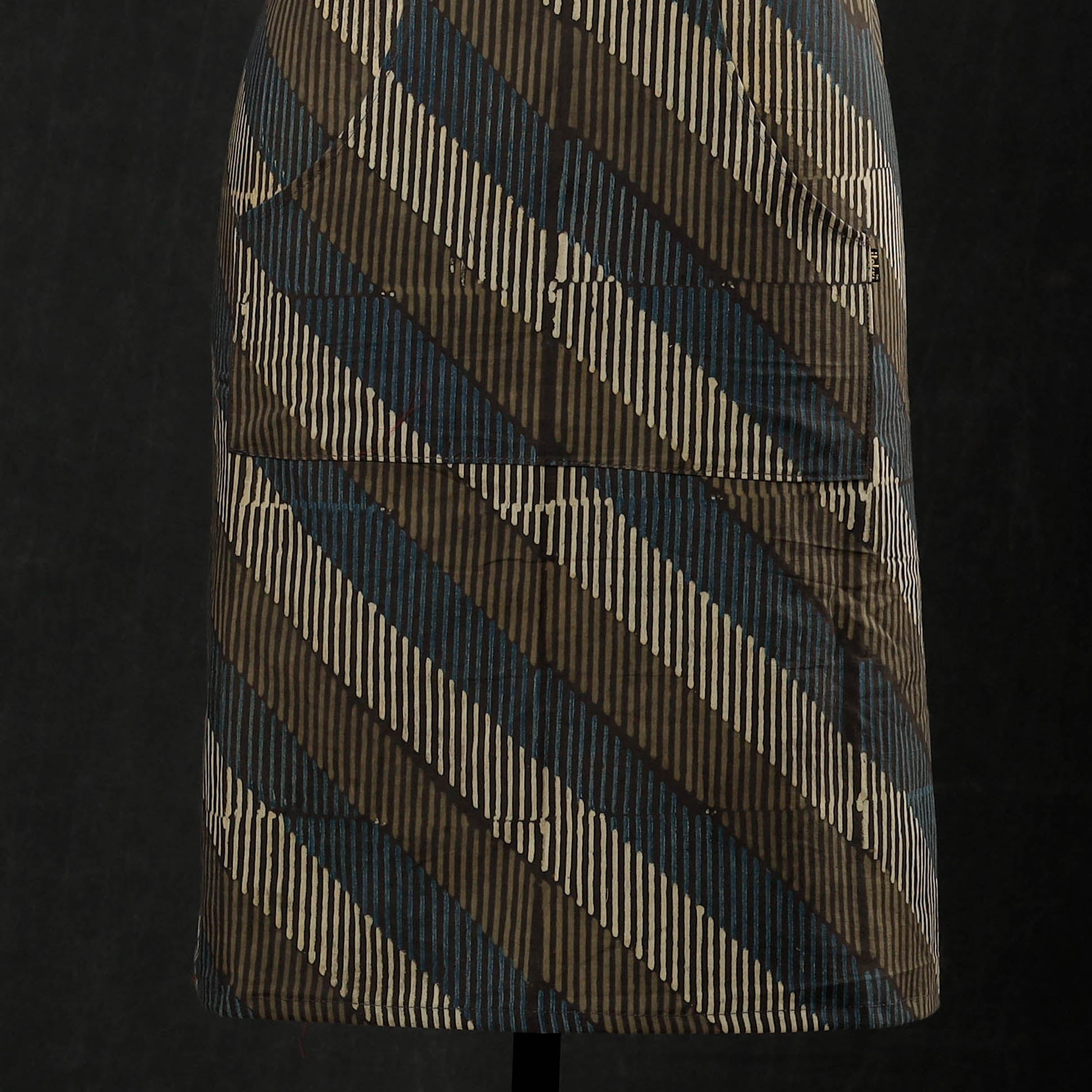 ITOKRI CRAFTS INITIATIVE Ajrakh Block Printed Cotton Apron with Pocket - view 3