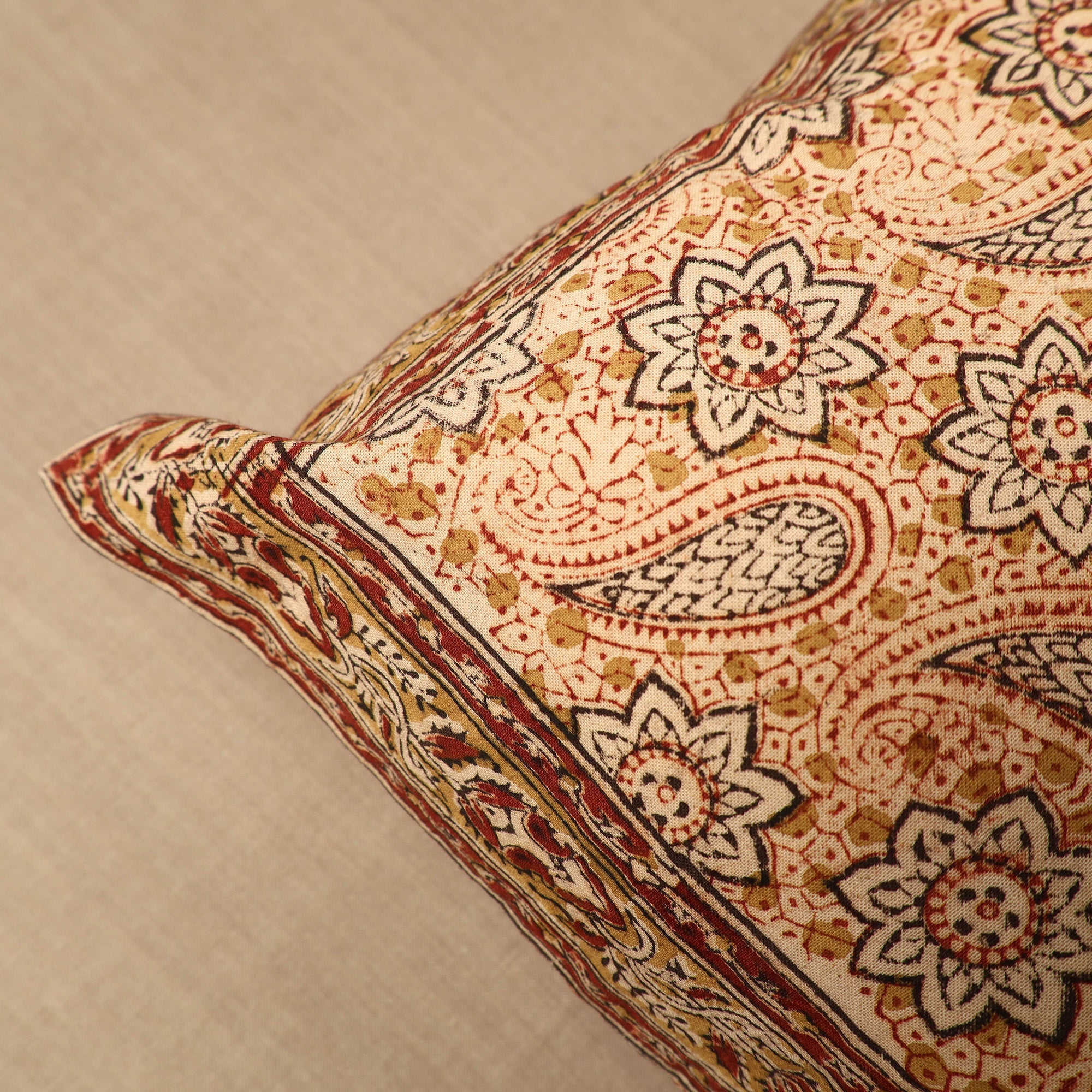 PITCHUKA SRINIVAS KALAMKARI PEDANA Beige - Pedana Block Print Cotton Kalamkari Cushion Cover 07 - view 2