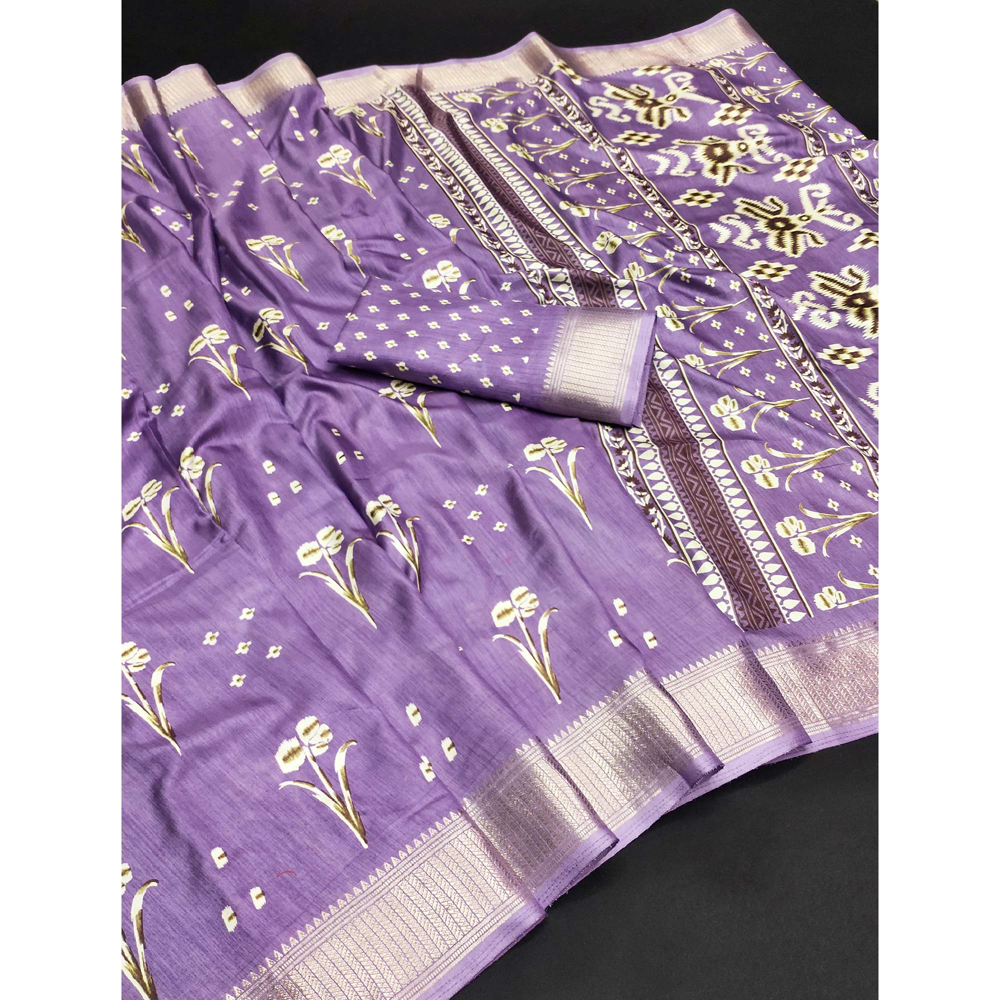 Peachmode Lavender Floral Printed Dola Silk Saree - view 3