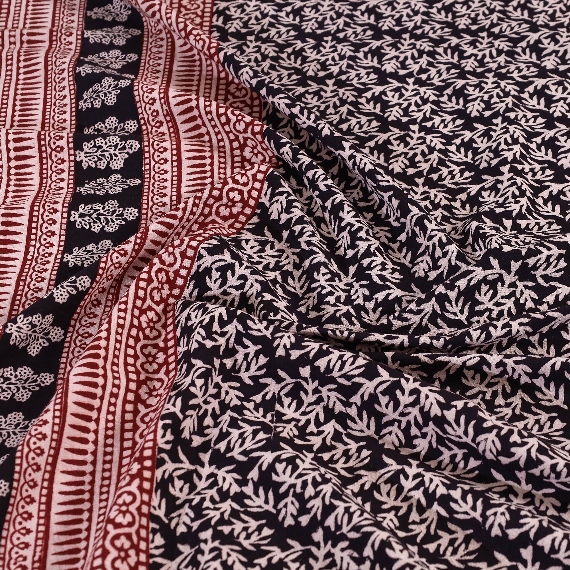 BAGH PRINTS BY ANSHAR FARUKH KHATRI Bagh Block Printed Cotton Double Bed Cover with Pillow Covers (112 x 92 in) - view 5