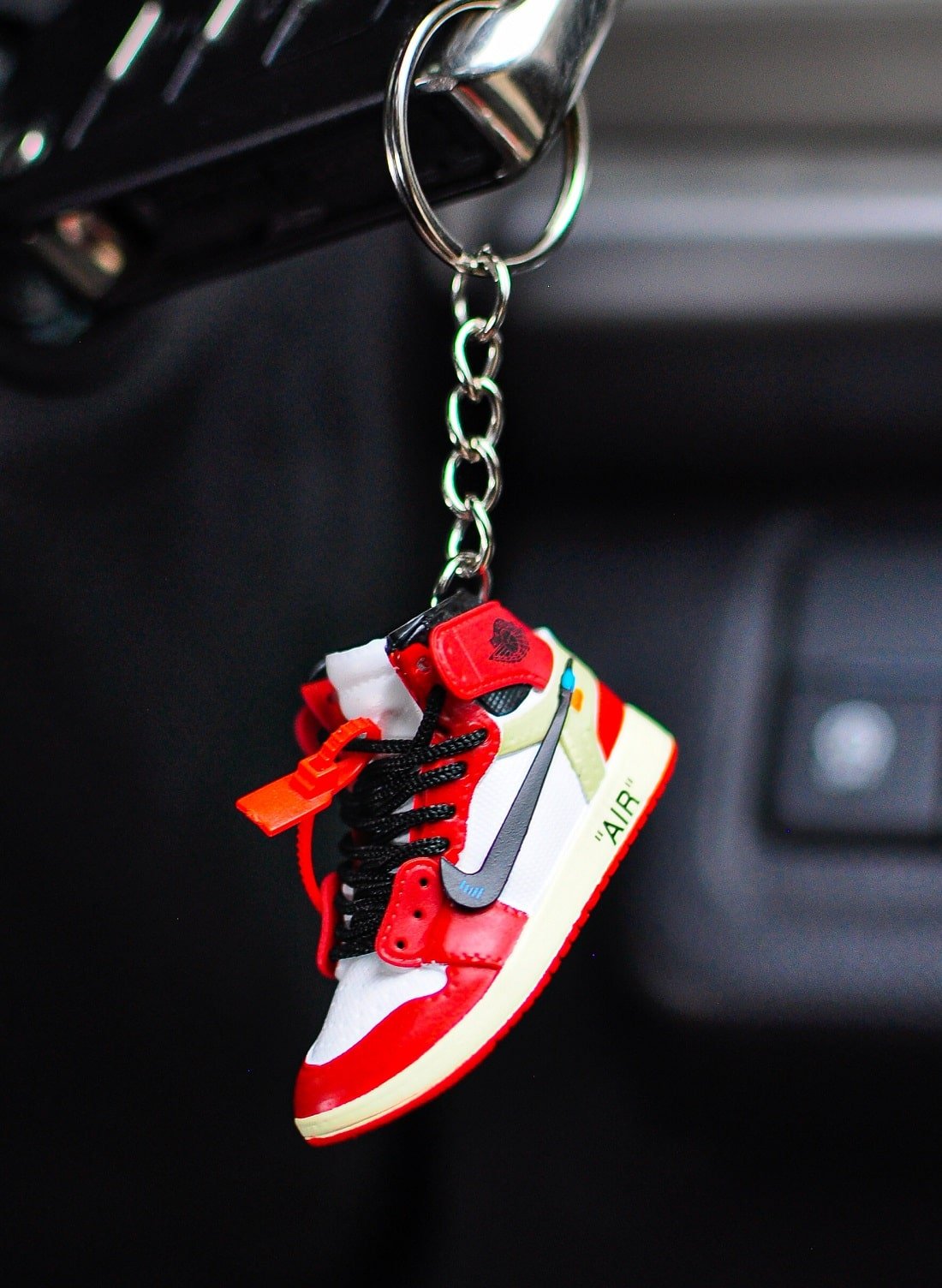 Kicks Machine 3D Sneaker Keychain AJ1 OFFWhte Chicago