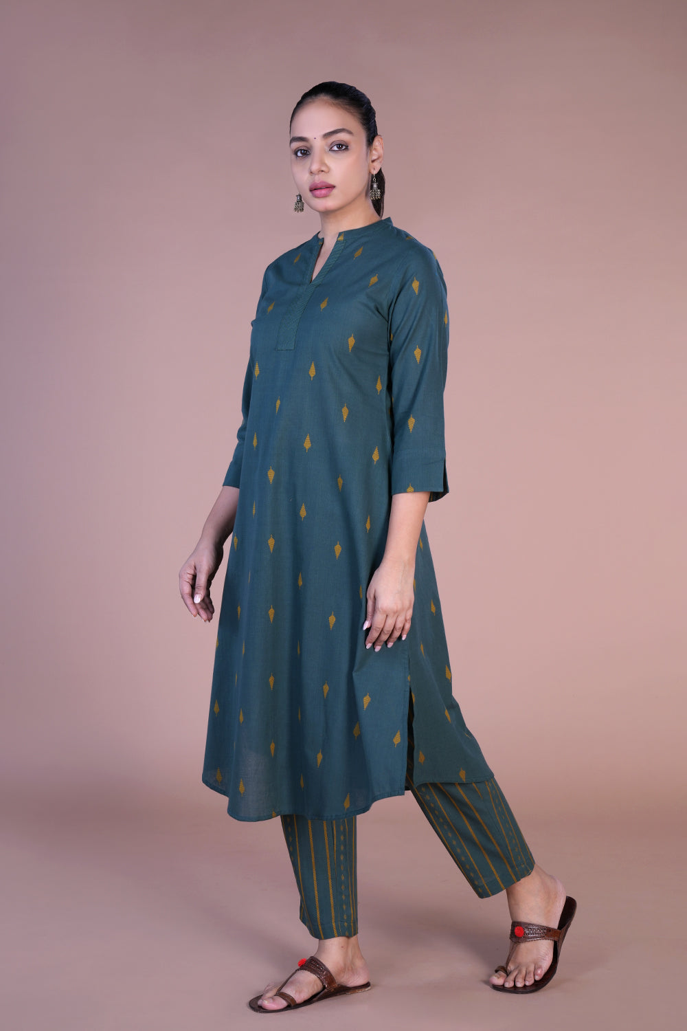 Kalanjali Ethnics Dark teal kurti and pants set - view 3