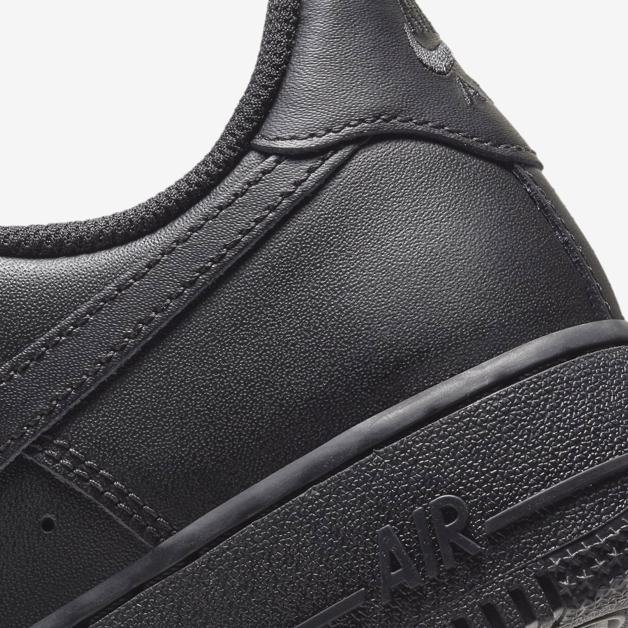 Nike | Air Force 1 '07 { Black/black/black - view 5