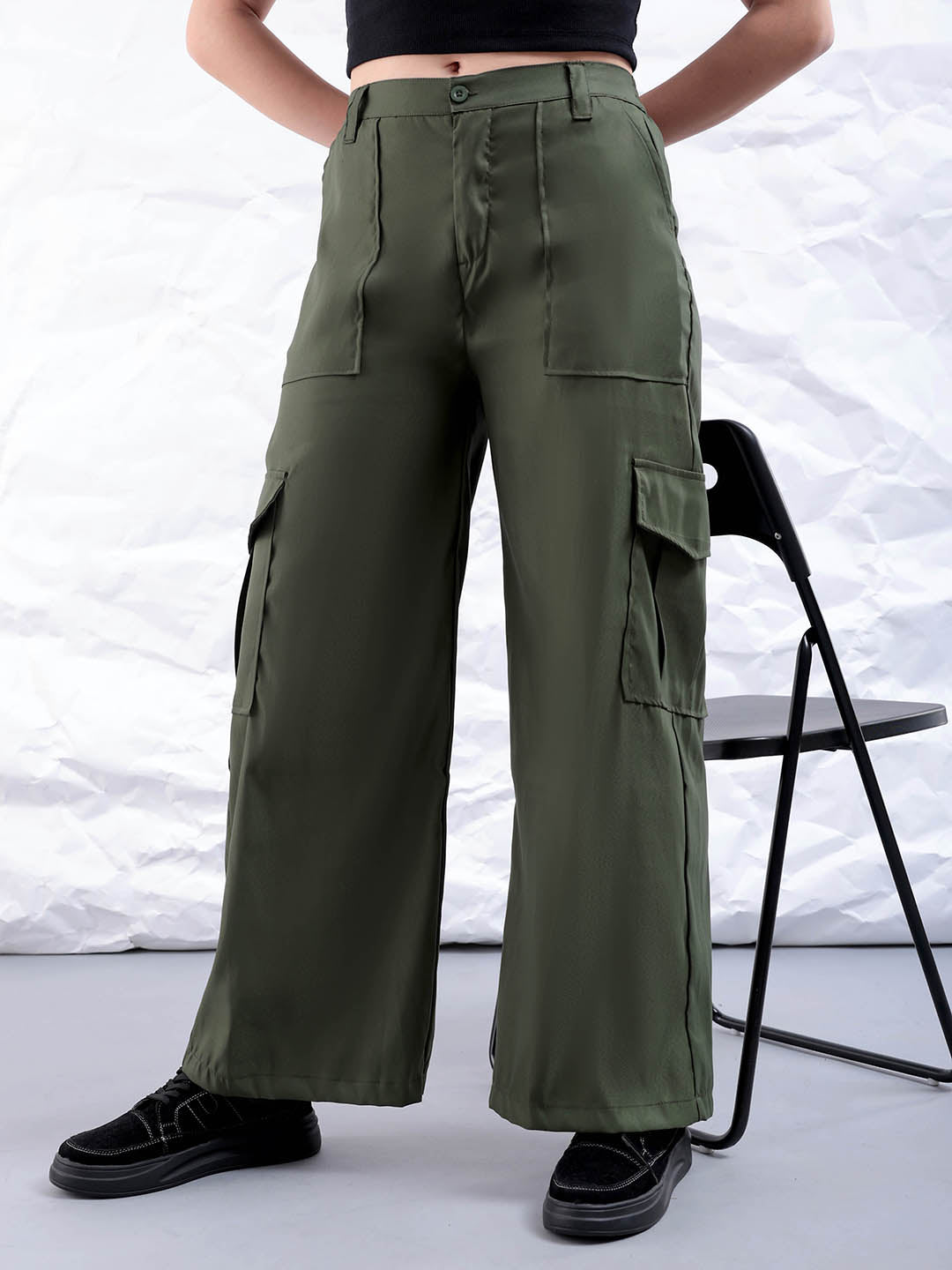 Freehand by The Indian Garage Co Women's Green Flare Solid Elasticated Cargo Trouser