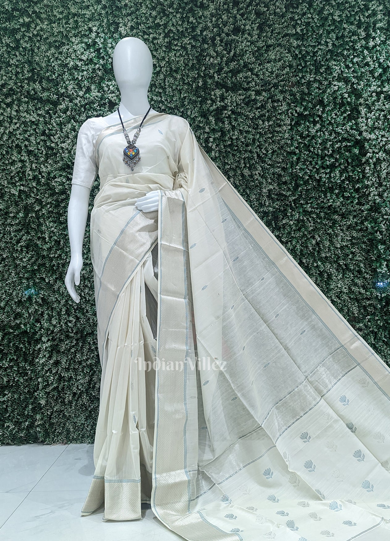 IndianVillèz White Pure Silk Cotton Maheshwari Saree