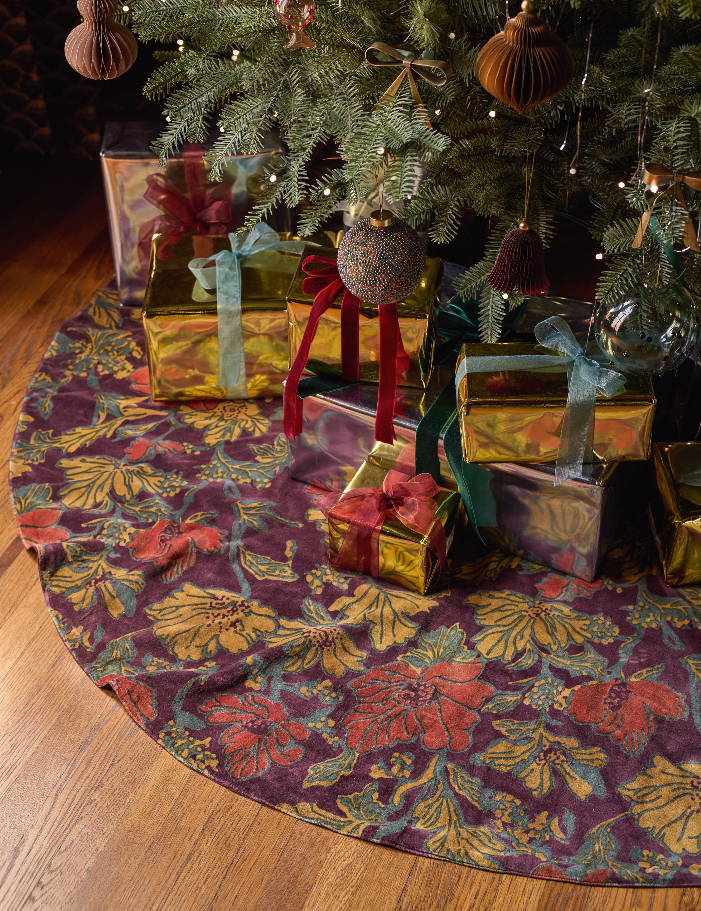 Lulu and Georgia Agnetha Velvet Tree Skirt – Boysenberry - view 2