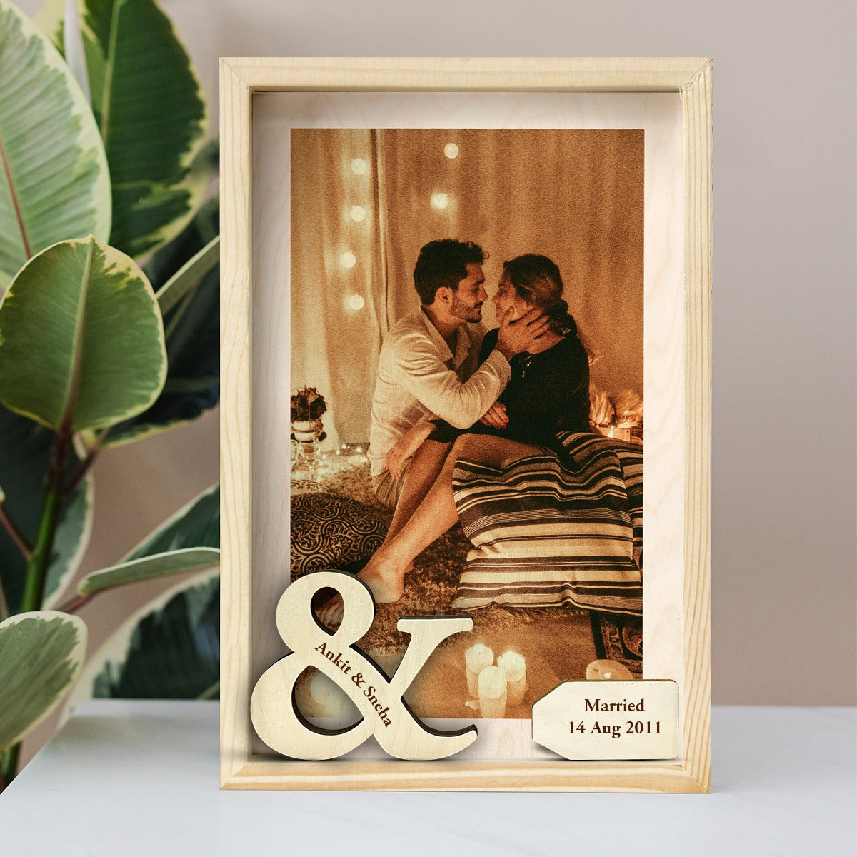 Chitra Chaya Personalized Married Couple Photo Frame