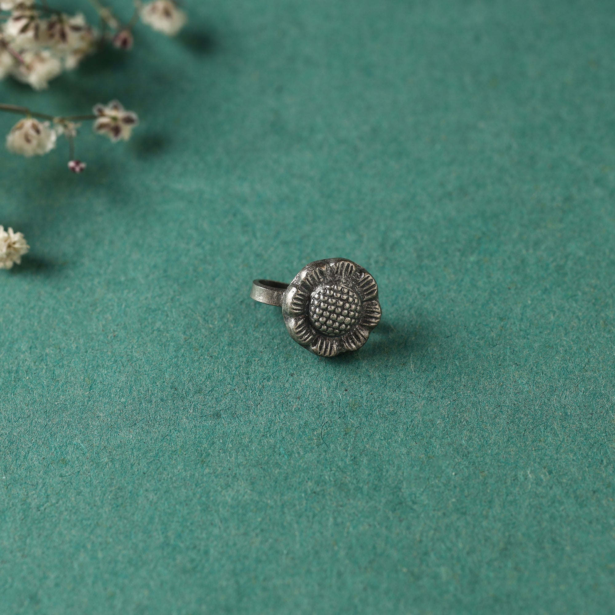 HAVELI CHRONICLES Antique Padma Sterling Silver Nosepin