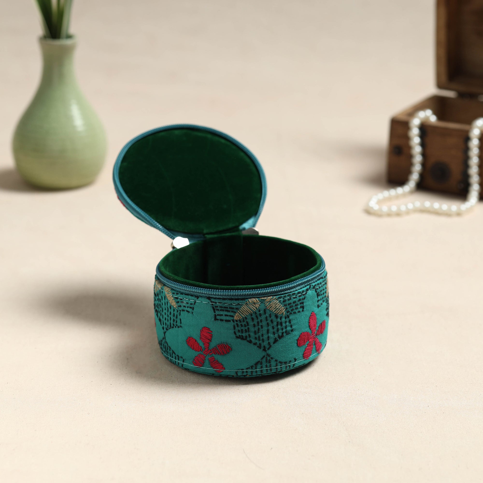 ASALKAAR Bengal Kantha Work Handcrafted Round Utility Box - view 2