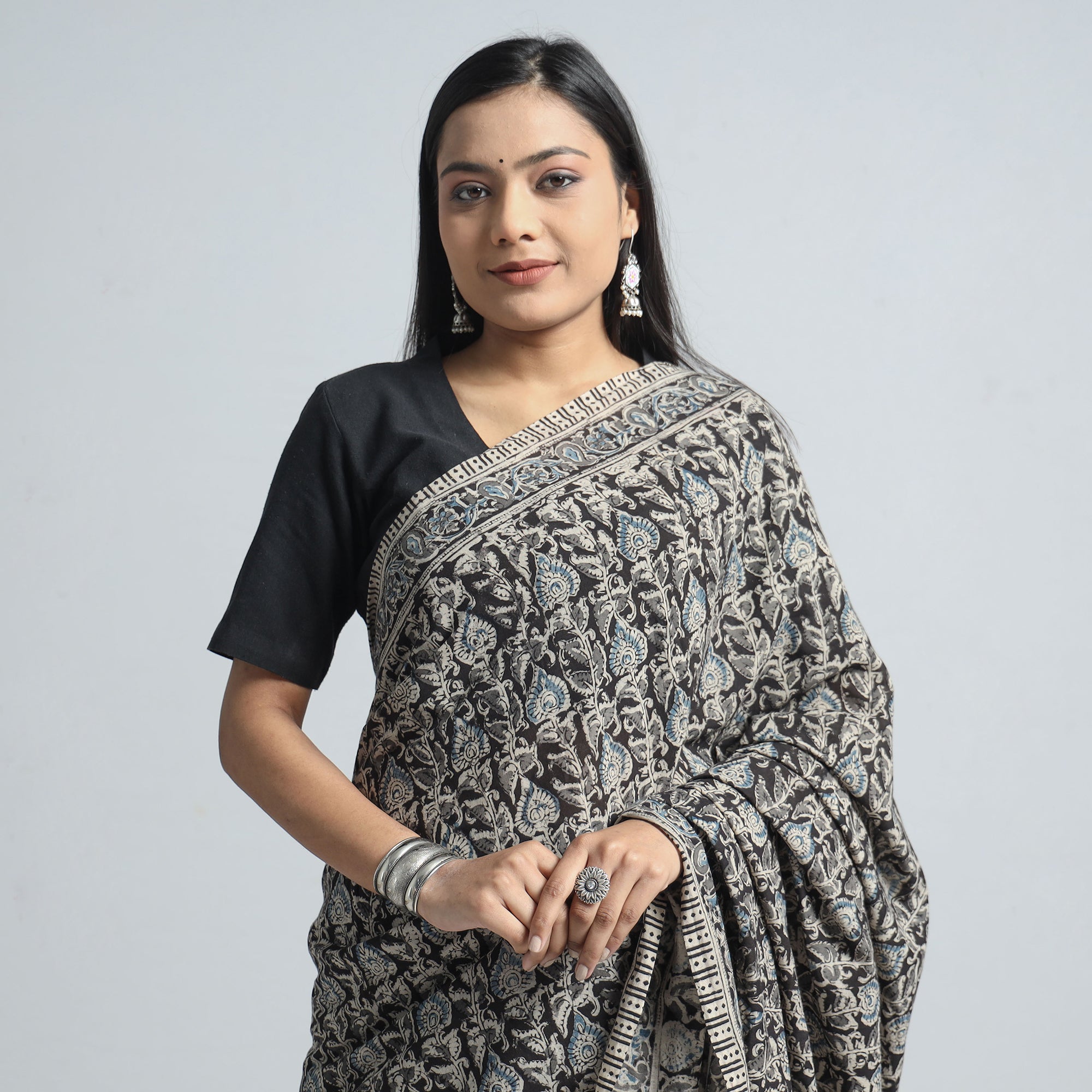 VENKATA BHANU KALAMKARI PEDANA Black - Pedana Block Print Cotton Kalamkari Saree - view 3