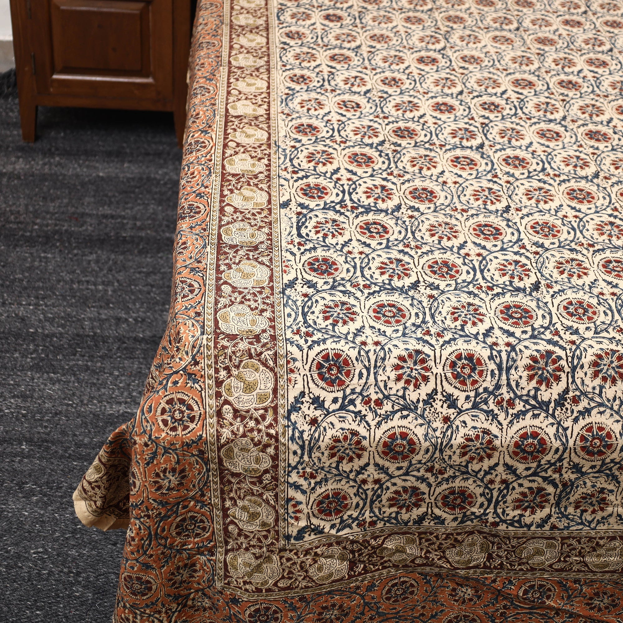 PITCHUKA SRINIVAS KALAMKARI PEDANA Beige - Pedana Kalamkari Block Printed Cotton Double Bed Cover (111 x 91 in) 07 - view 2