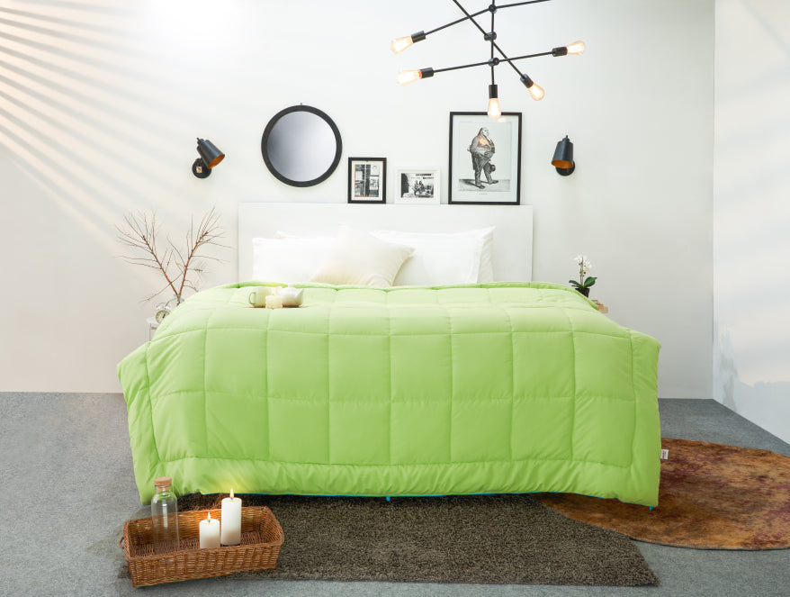 Sgreen aqua blu – Spaces India Solid Sgreen/Aqua Blu - Light Green Microfiber Shell Double Quilt / AC Comforter - Silkysoy By Spaces