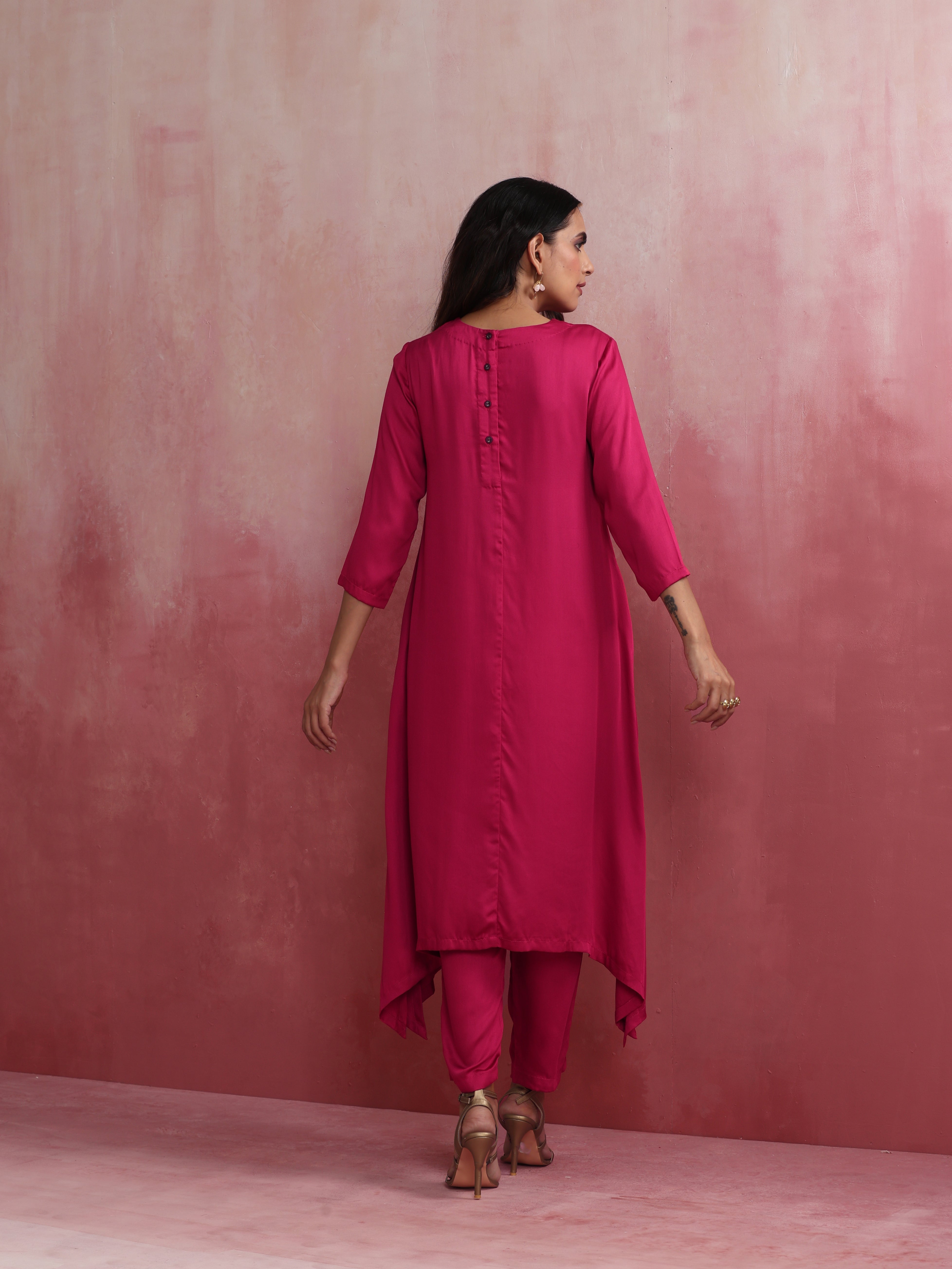 trueBrowns Magenta Highlow Modal Kurta Set - view 5