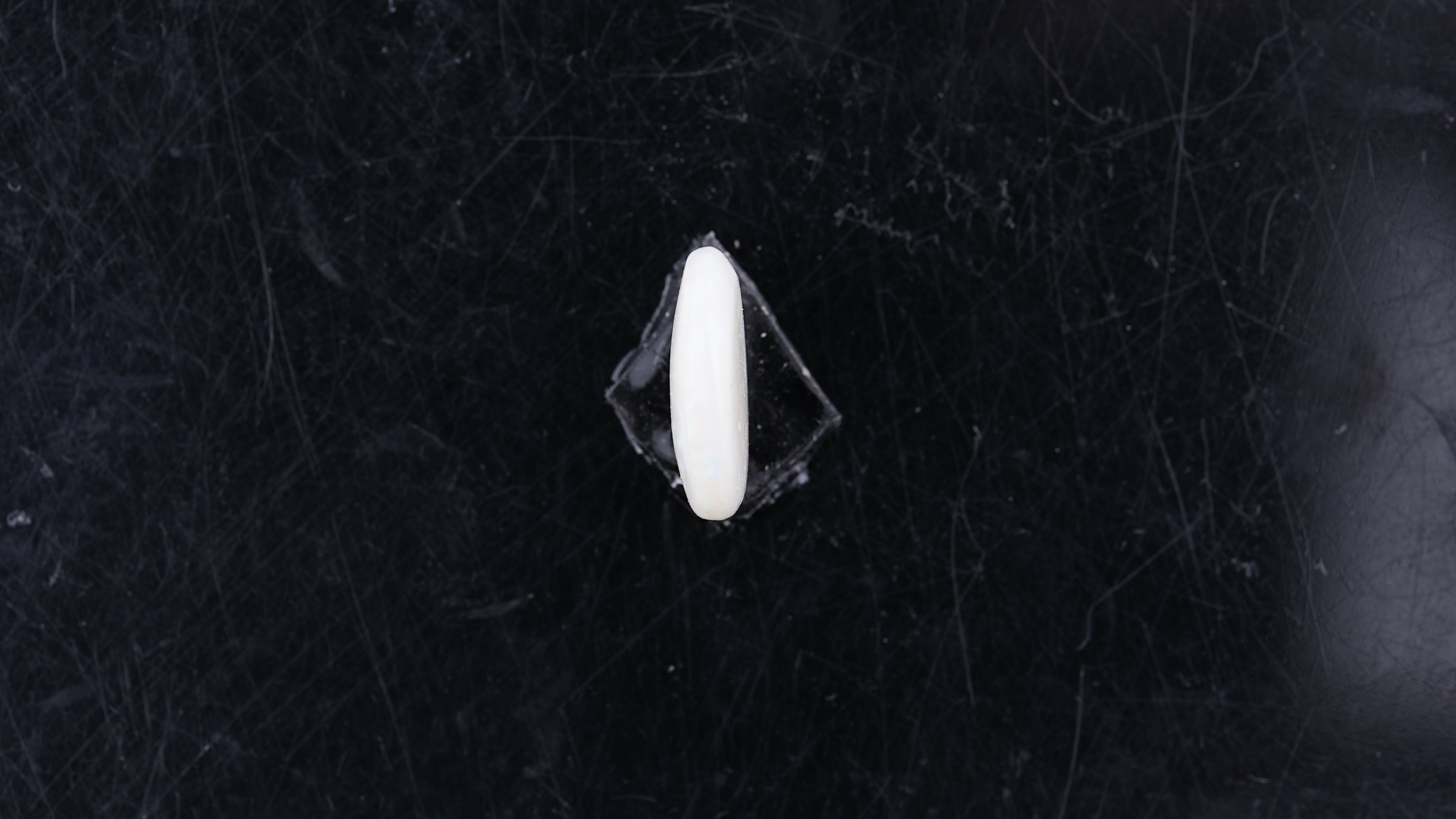 Gemsmantra Opal with Fire - 3.66 Carats (4.026 Ratti) - view 3