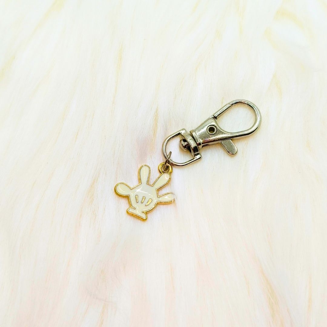 Casebasket Cheeky-Mickey Phone Charm - view 2