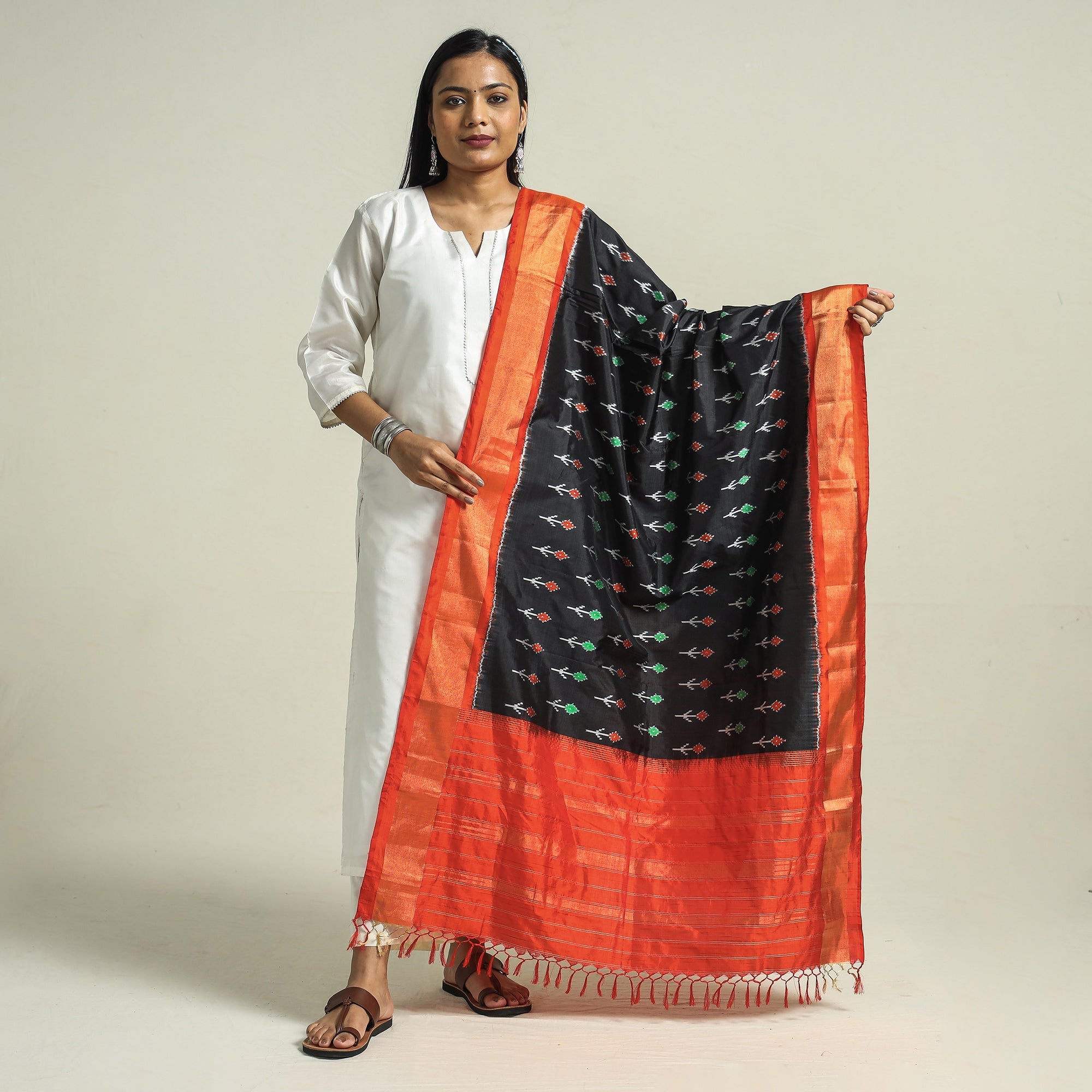 ITOKRI CRAFTS INITIATIVE Black - Handwoven Pochampally Ikat Pure Mulberry Silk Dupatta with Zari Border