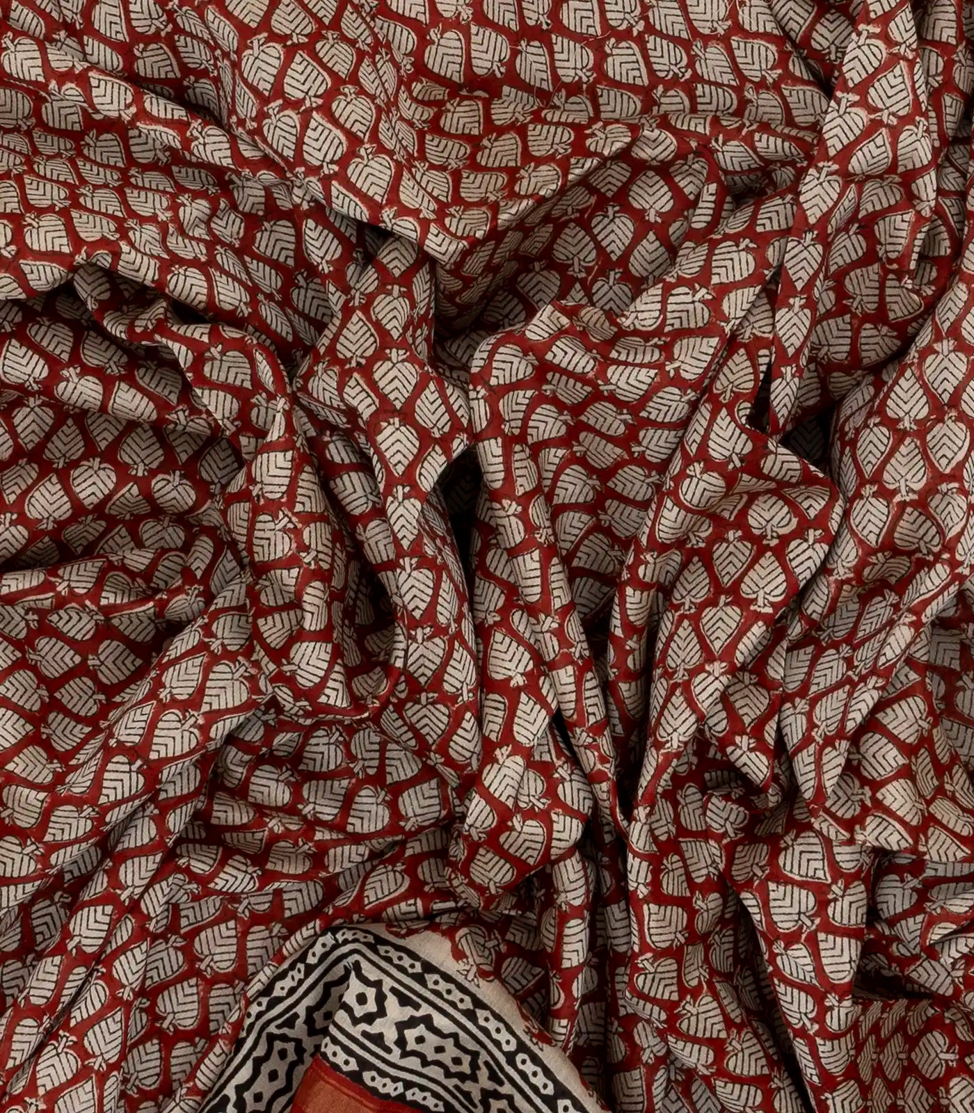 RmKV Crimson Handloom Chanderi Cotton Saree With Printed Floral Bud Motifs - view 3