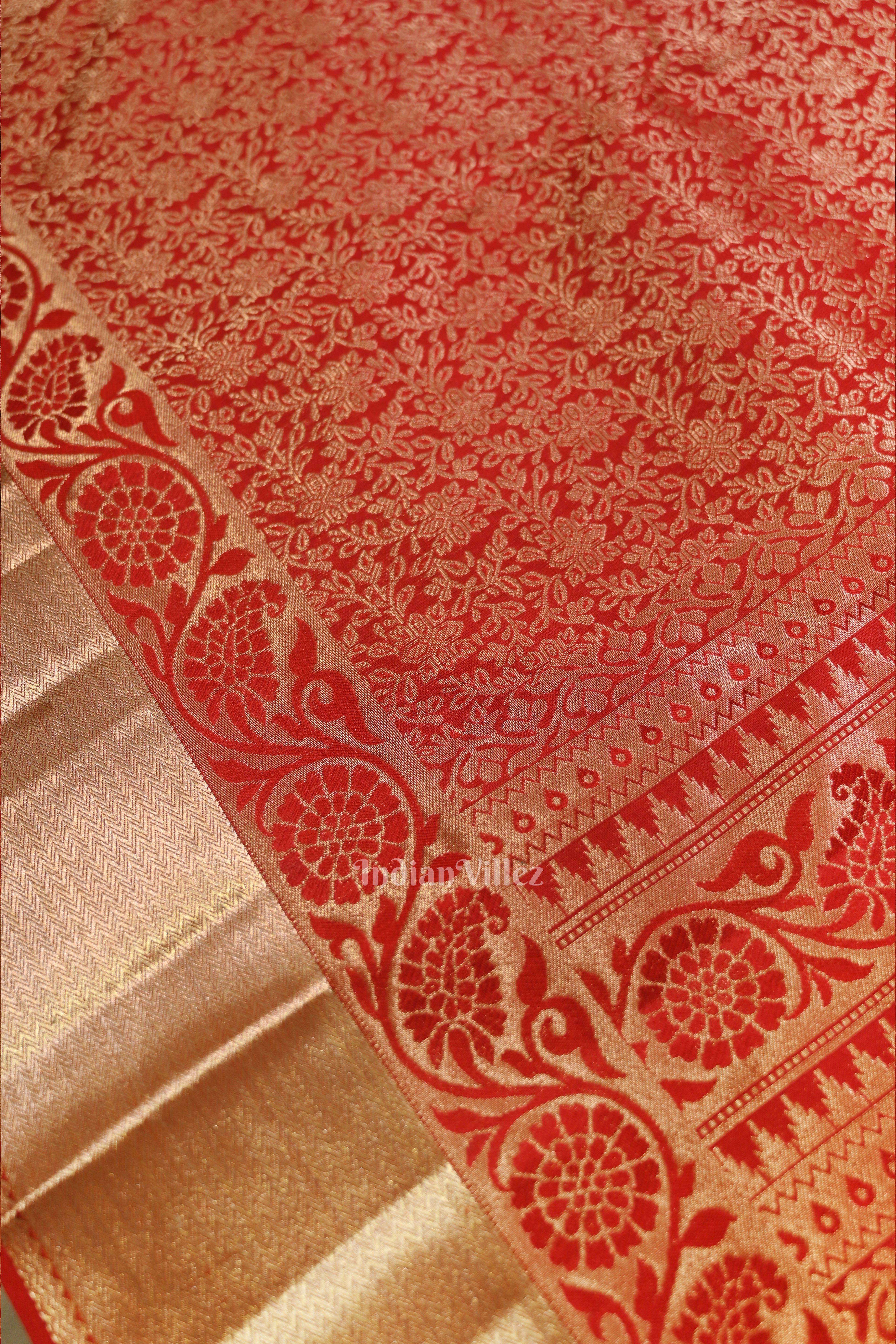 IndianVillèz Red Pure Kanjivaram Silk Saree with Zari Brocade - view 3