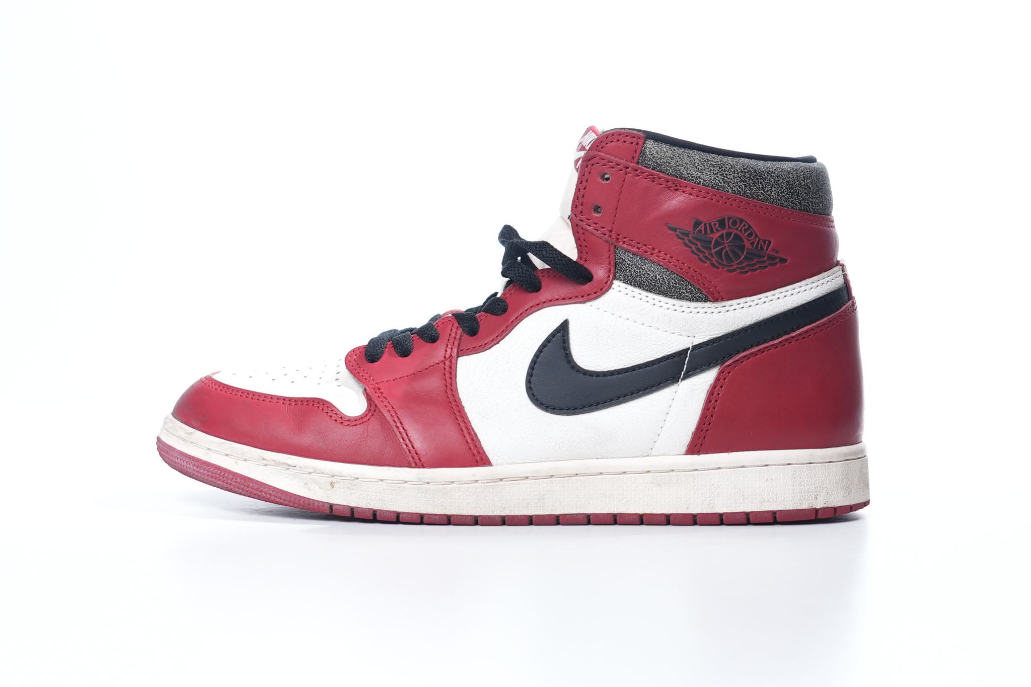 Nike Air Jordan Retro 1 High OG Chicago Lost Found