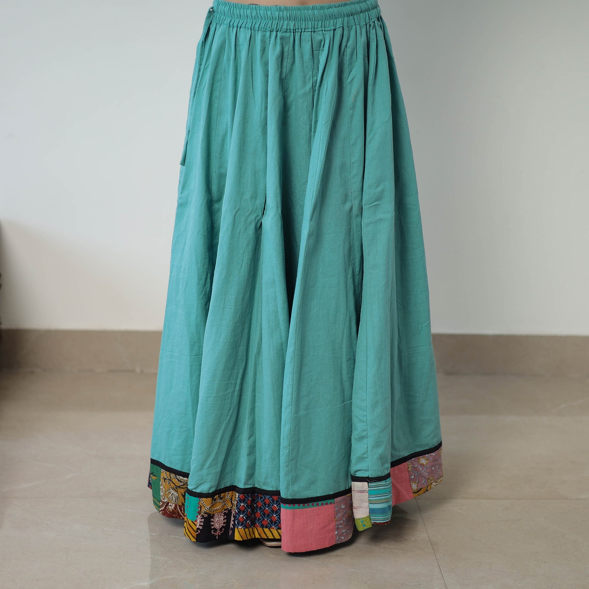 NOORI BAZAR 24 Kali Plain Cotton Skirt with Patchwork Border 03 - view 5