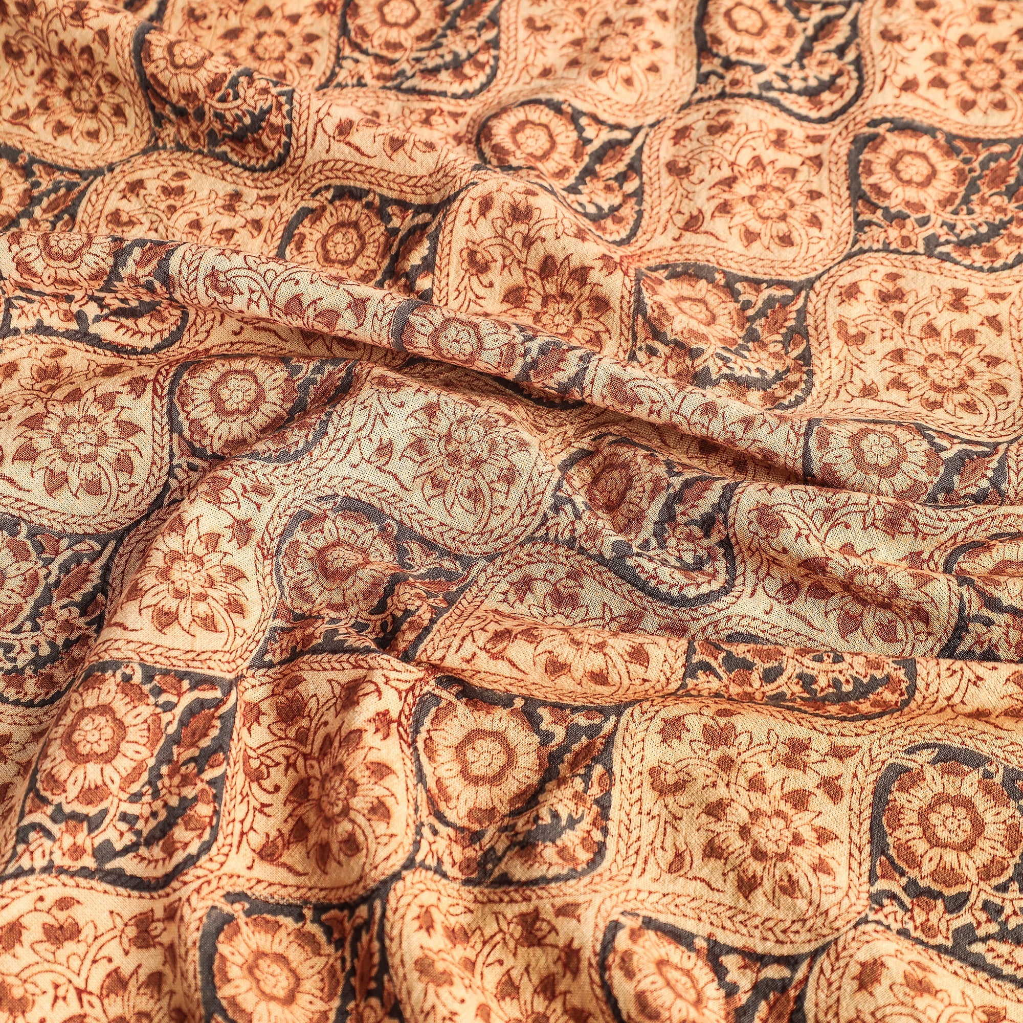 PITCHUKA SRINIVAS KALAMKARI PEDANA Beige - Original Pedana Kalamkari Block Printed Cotton Table Cover (45 x 45 in) - view 3