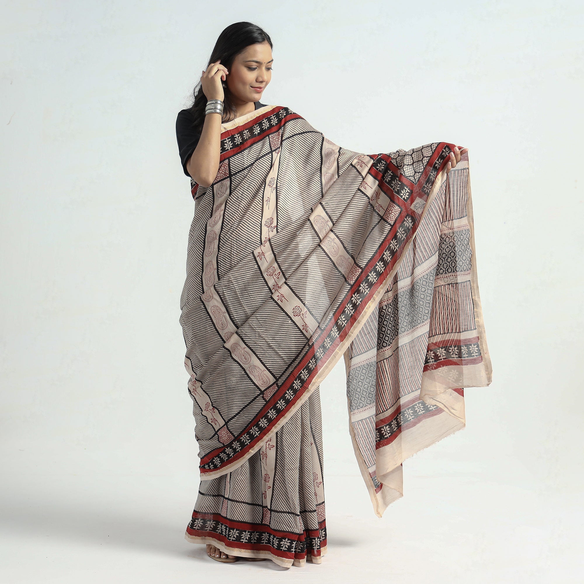 BAGH PRINTS BY MOHAMMED BILAL KHATRI Beige - Bagh Hand Block Printed Natural Dyed Chanderi Silk Saree - view 2