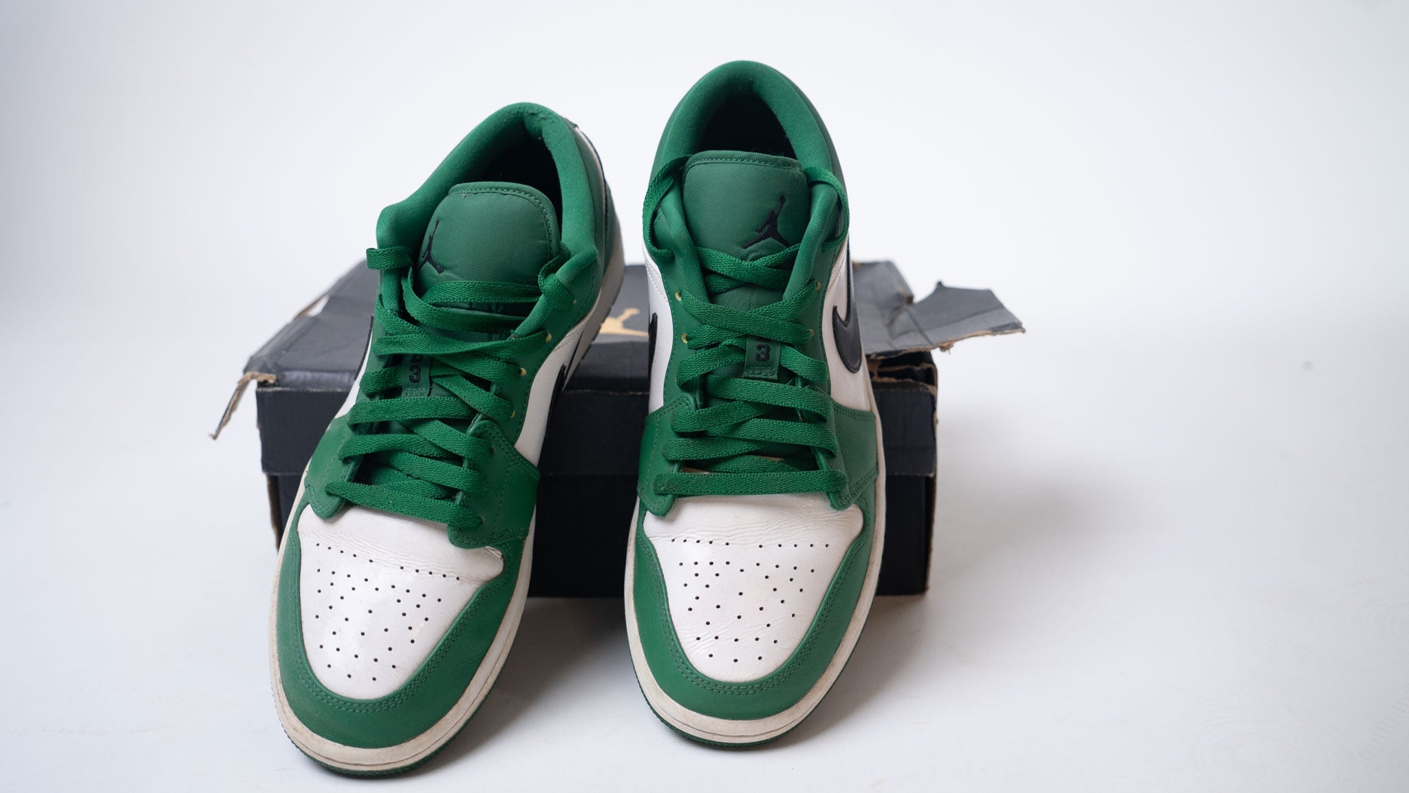 Nike Air Jordan 1 Low - Pine Green - view 2