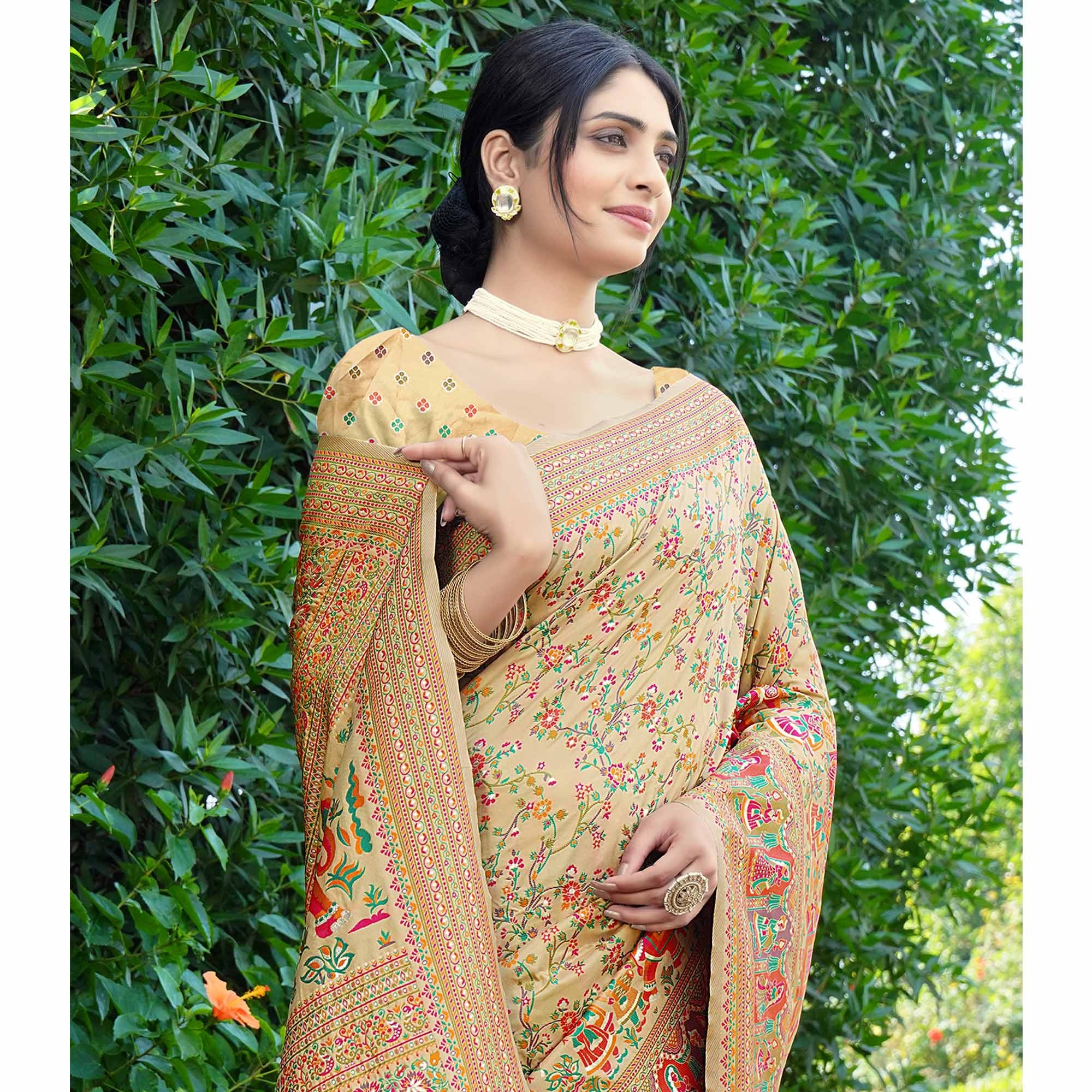 Peachmode Chikoo Floral Purple Woven Pure Silk Saree - view 5