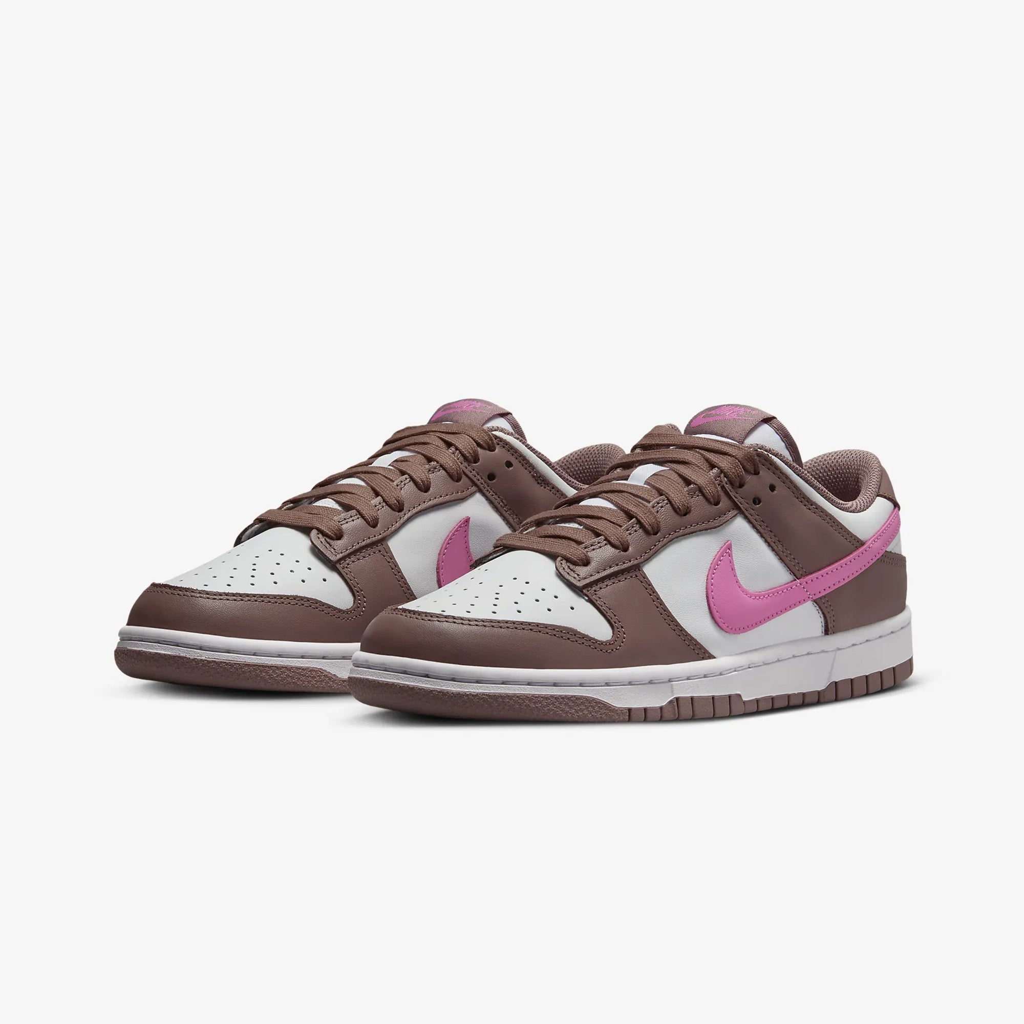 Nike | DUNK LOW { SMOKEY MAUVE/PLAYFUL PINK-WHITE - view 2
