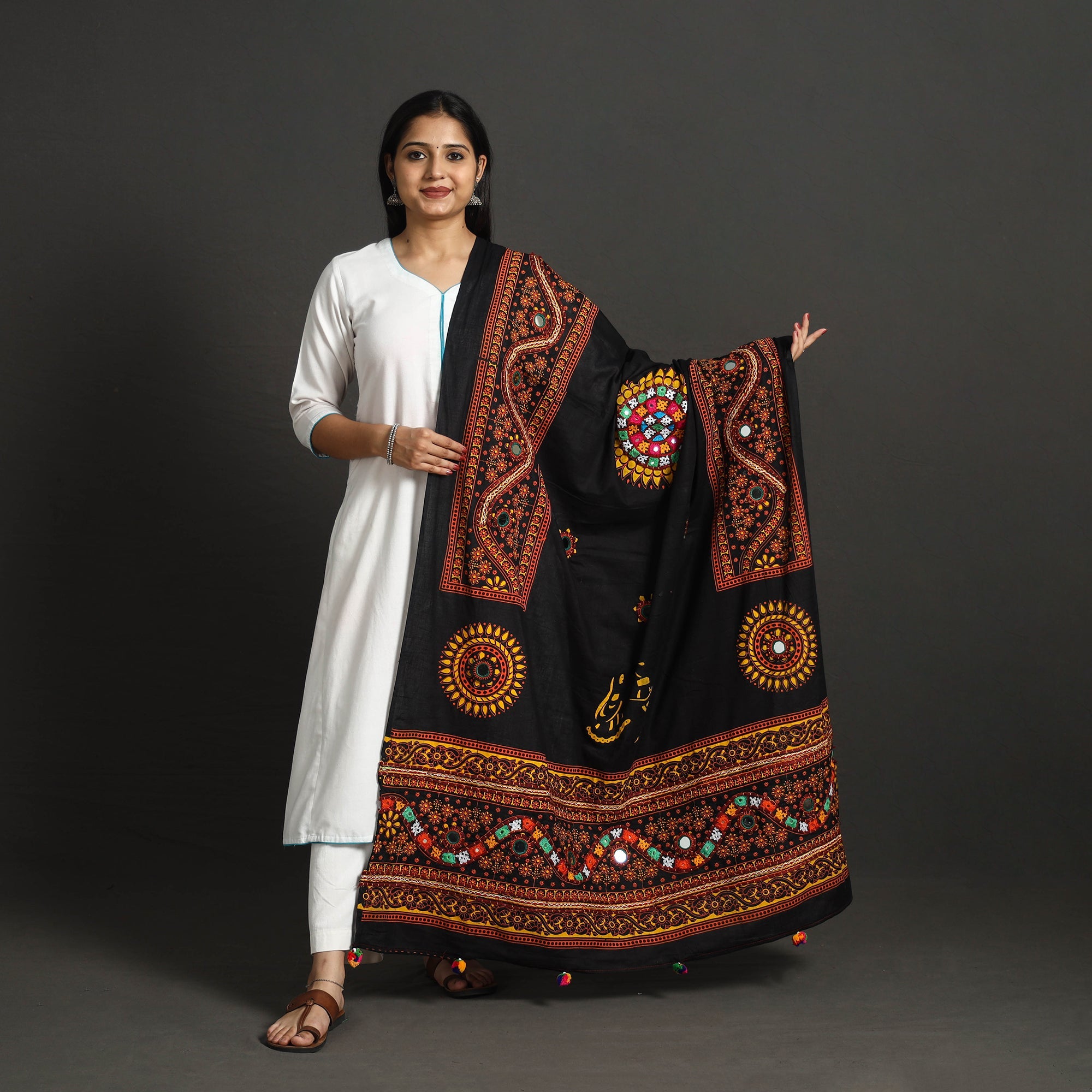 KACHCHH JI CHHAAP Mirror Work Printed Cotton Kutch Embroidery Dupatta 03 - view 2