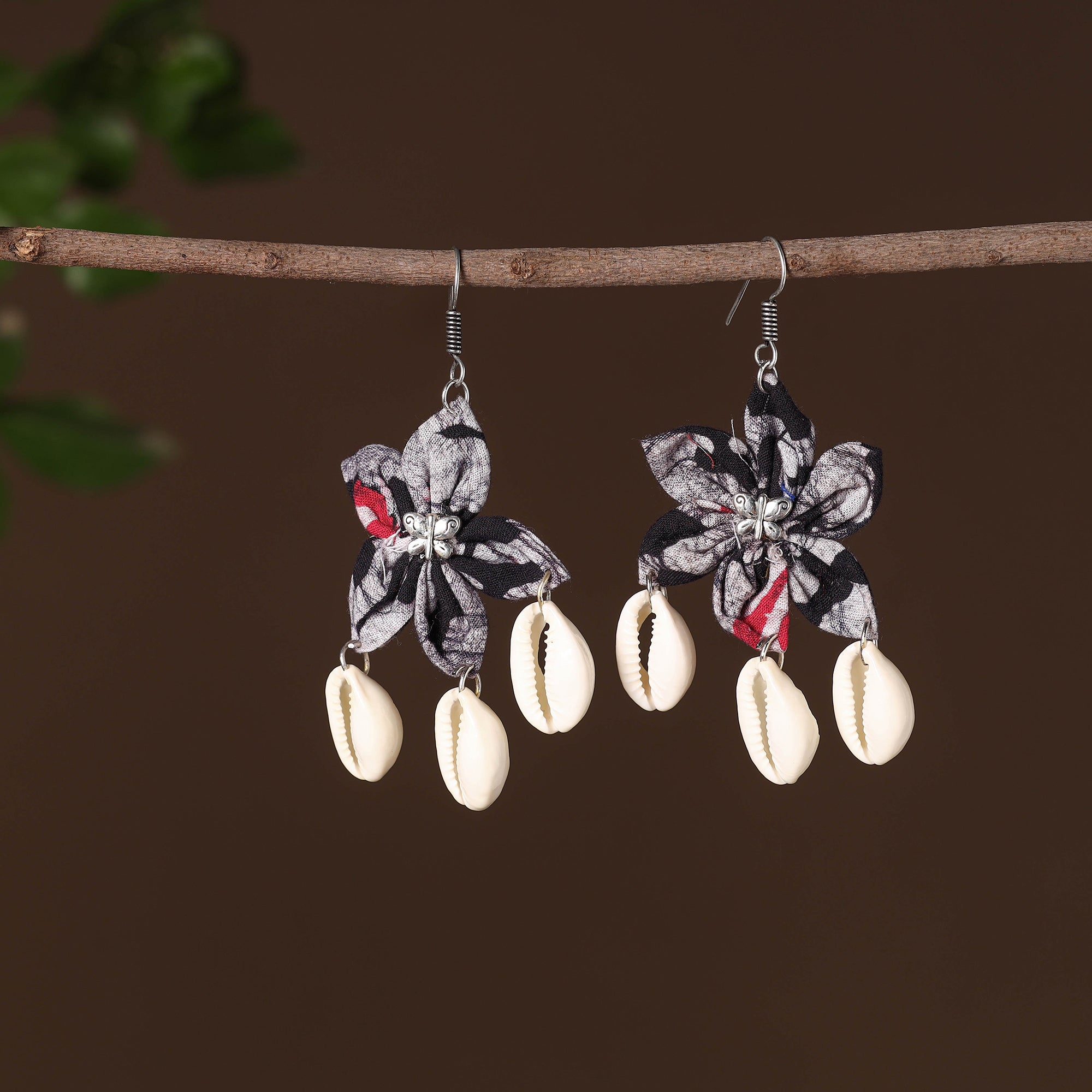 JALPARI Anisa Fabart Phool Kali Shell Earrings