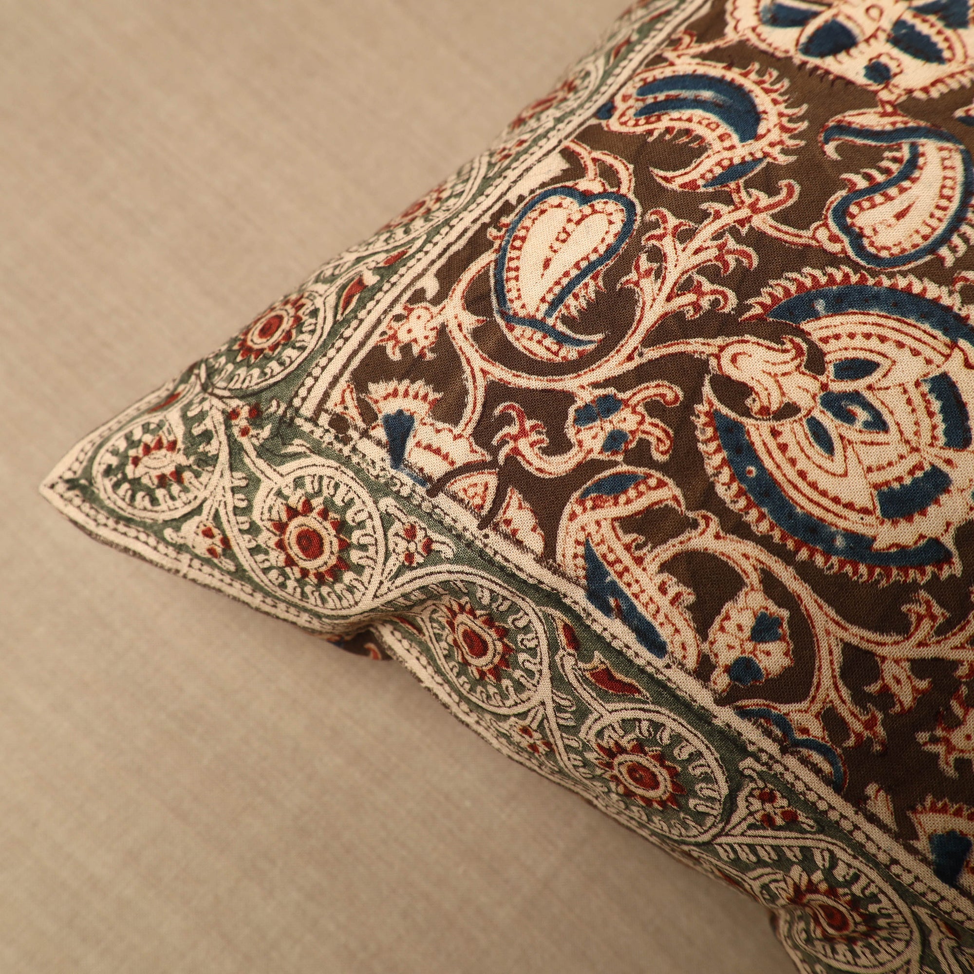 PITCHUKA SRINIVAS KALAMKARI PEDANA Brown - Pedana Block Print Cotton Kalamkari Cushion Cover 02 - view 2