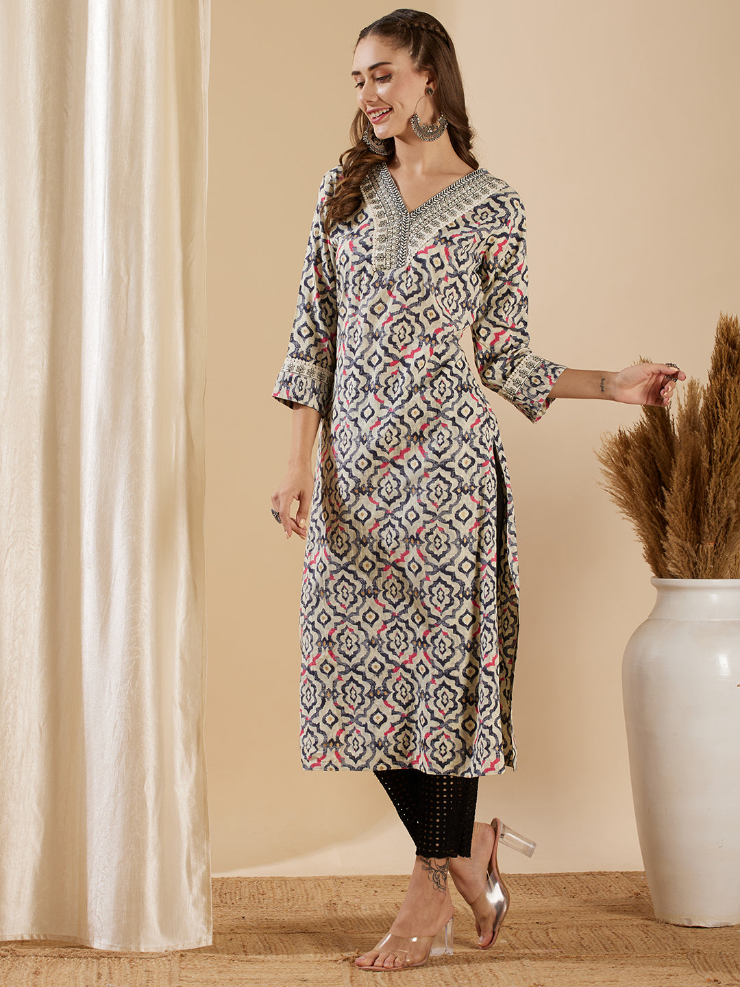 Fashor Ethnic Geometric Printed & Embroidered Straight Fit Kurta - Off White - view 4