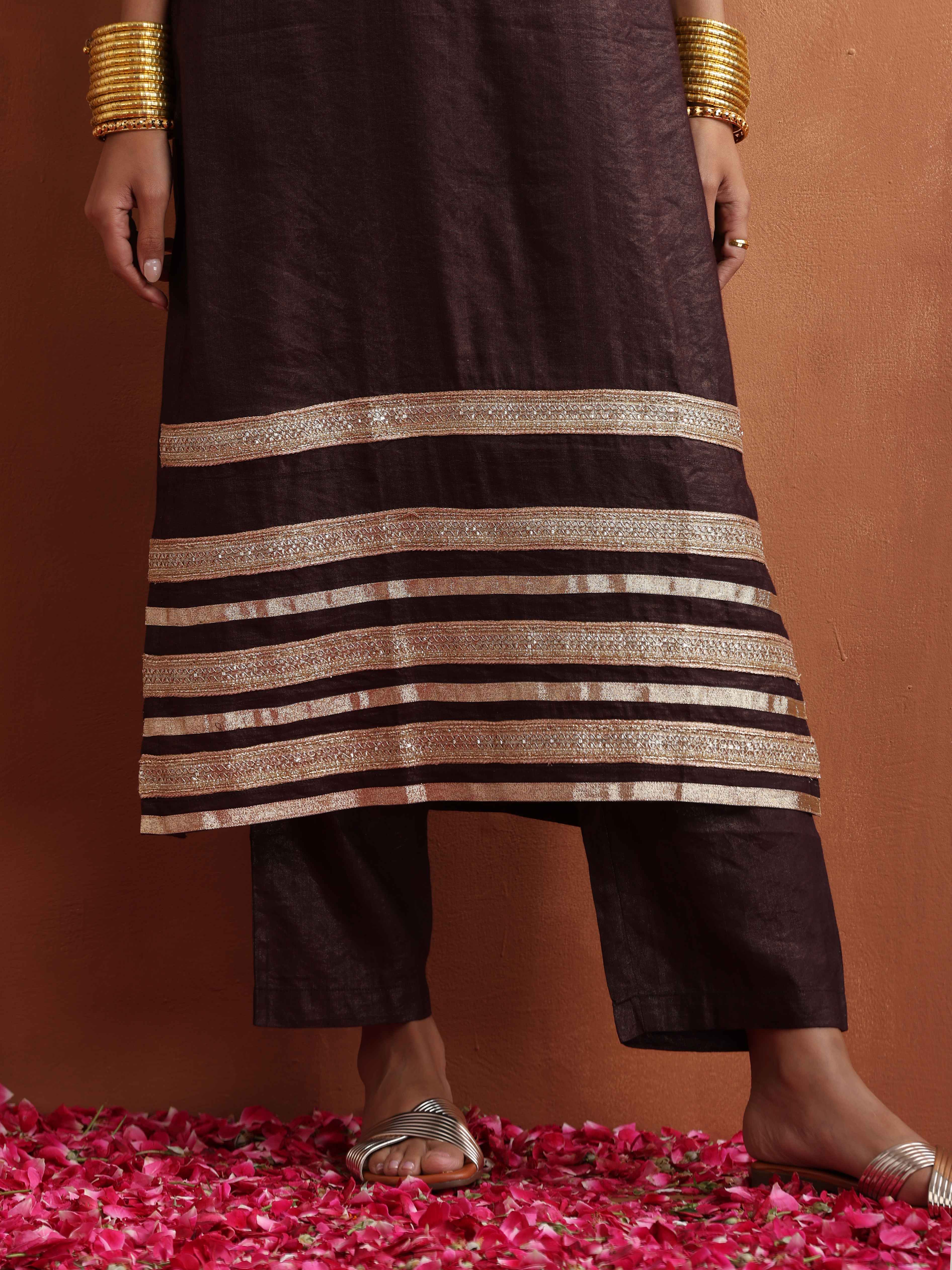 trueBrowns Brown Metallic Straight Kurta Set - view 6
