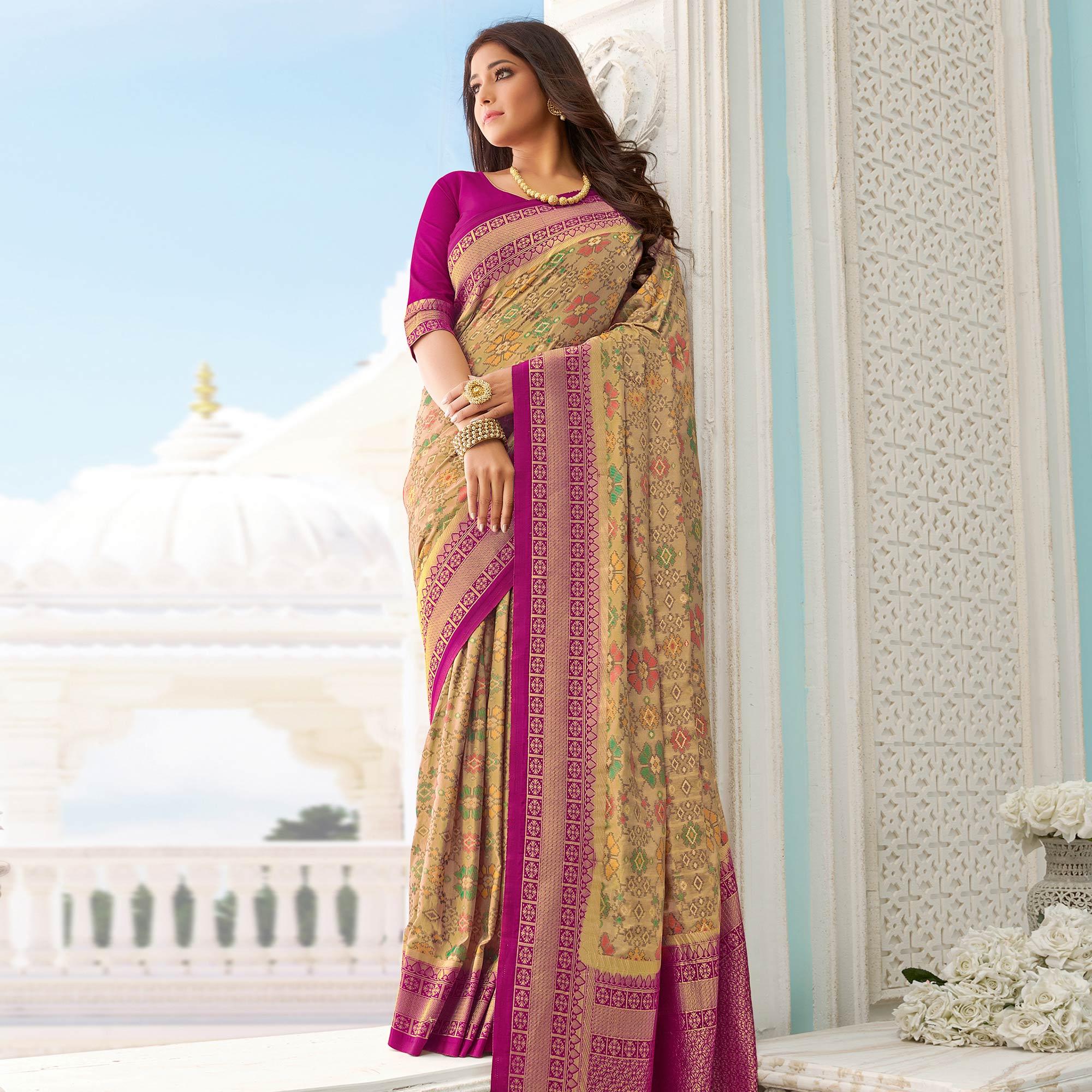 Peachmode Delightful Beige - Pink Colored Festive Wear Woven Pure Handloom Silk Saree