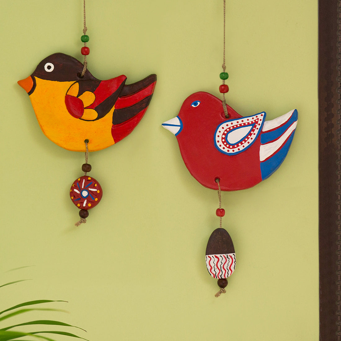 EXCLUSIVELANE 'Feathered Sparrows' Handmade & Handpainted Terracotta Decorative Wall Hangings (Set of 2)