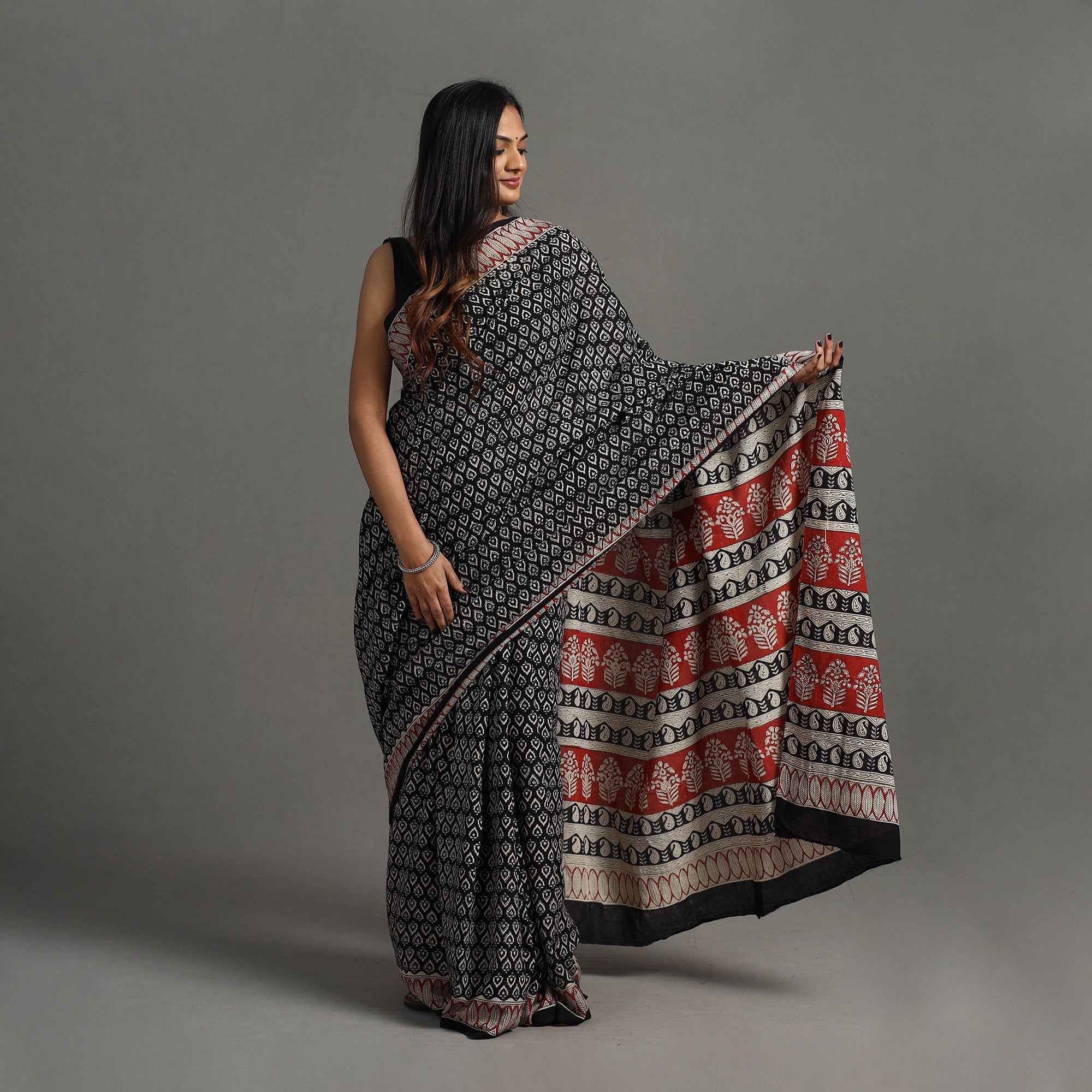 ITOKRI CRAFTS INITIATIVE Black - Natural Dyed Block Print Cotton Bagru Saree 17 - view 2