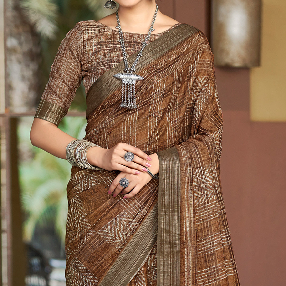 Peachmode Brown Abstract Digital Printed Linen Saree - view 2