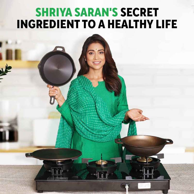 The Indus Valley CASTrong Cast Iron Tawa,Pre-seasoned, Nonstick, 100% Pure, Toxin-free, Induction, 25.5cm, 2.2kg - view 2