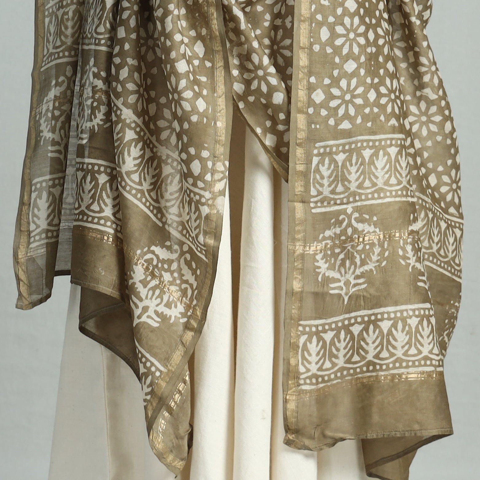 HAVELI CHRONICLES Brown - Pipad Block Printed Handloom Chanderi Silk Dupatta 74 - view 4