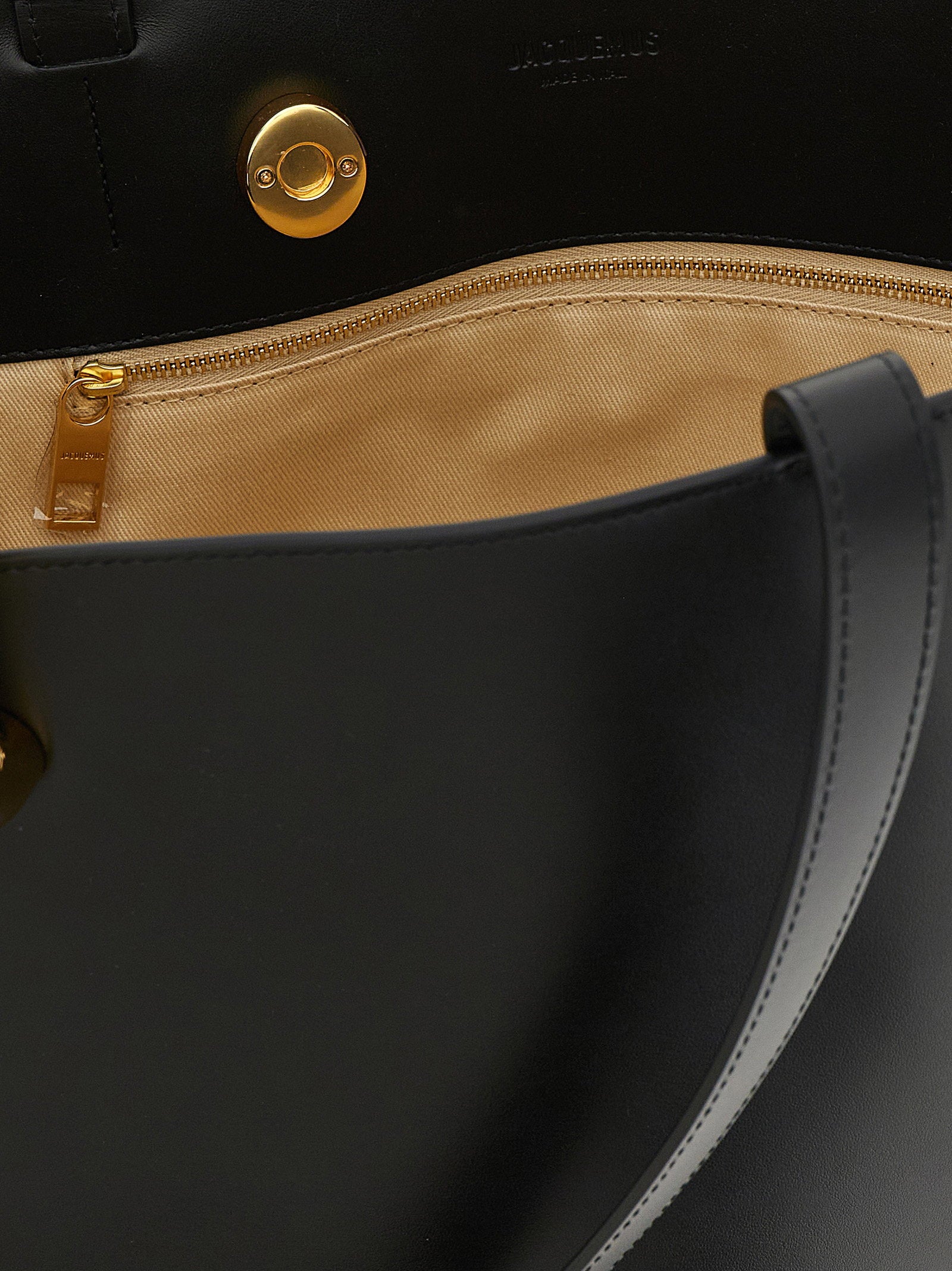 Jacquemus Le Bambola Moyen Shoulder Bag - view 4