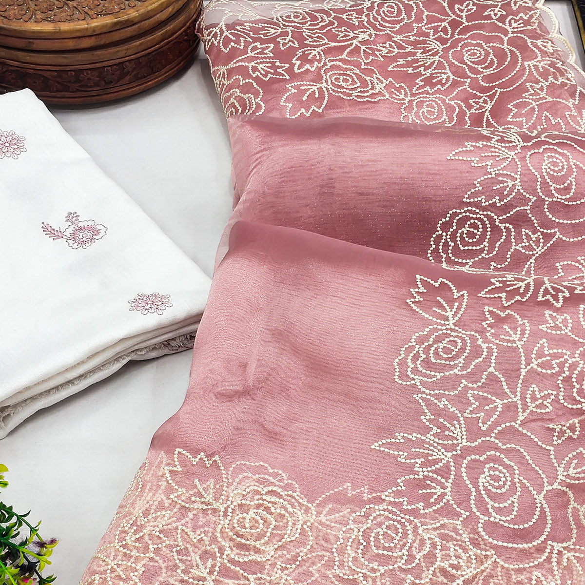 Peachmode Mauve Embroidered Organza Saree – Women's - view 2
