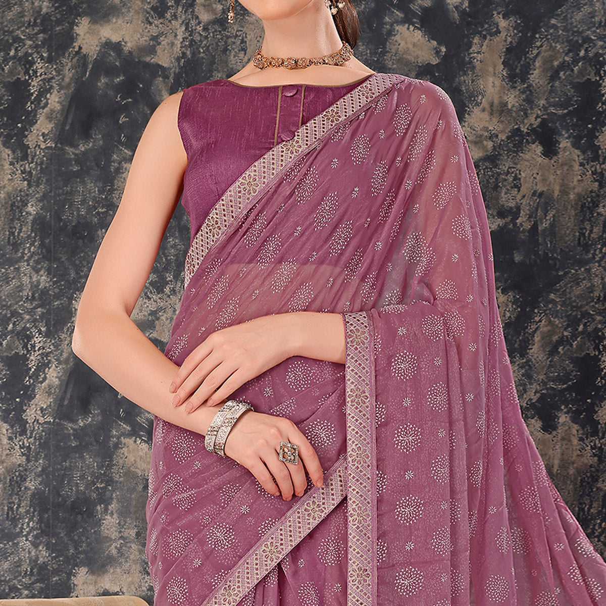 Peachmode Mauve Printed Chiffon Saree With Lace Border - view 3