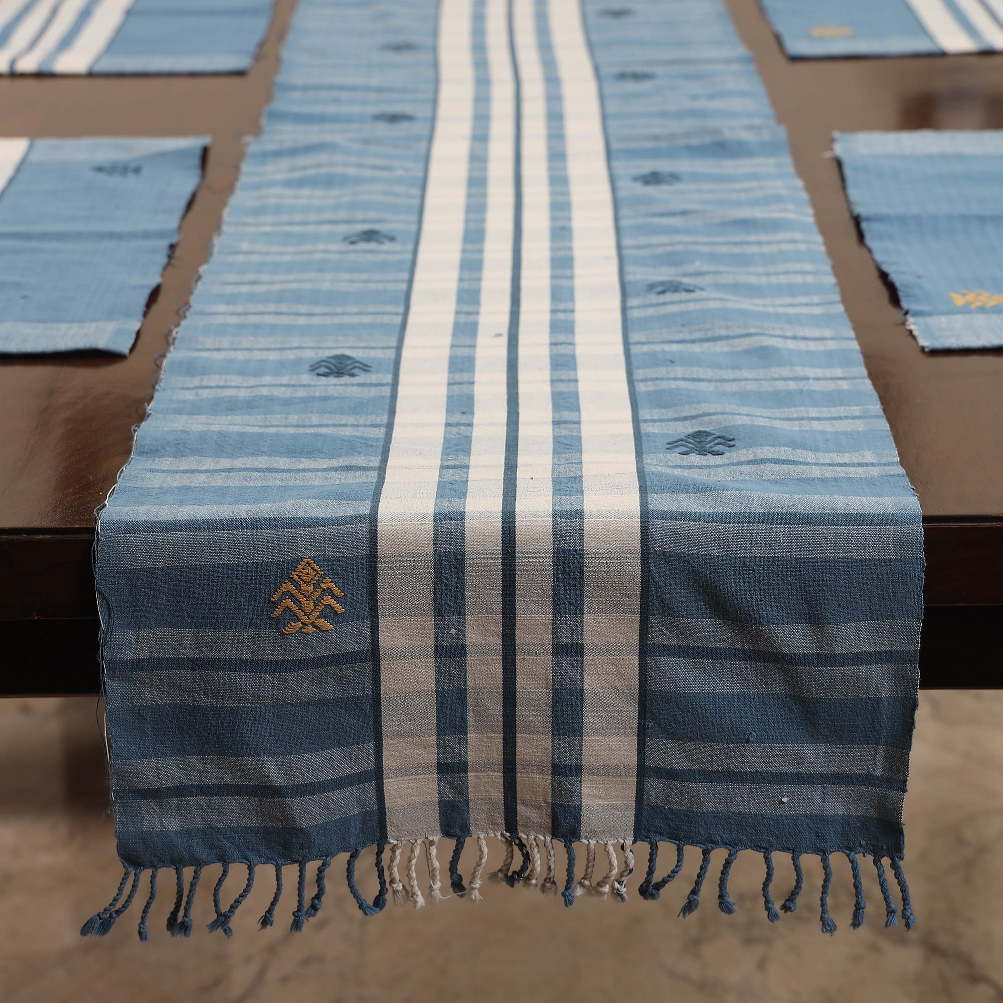 ANTARAN - CRAFTS OF INDIA Blue - Assam Weave Dining Table Runner & Set of 4 Placemats in Handloom Cotton - view 3