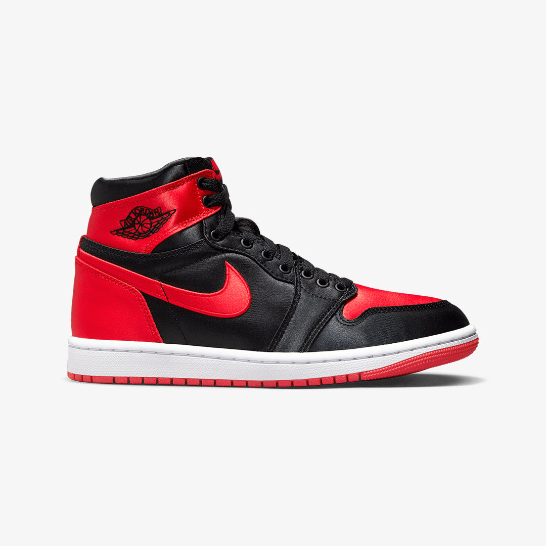 Jordan | AIR JORDAN 1 RETRO HIGH OG { BLACK/UNIVERSITY RED-WHITE