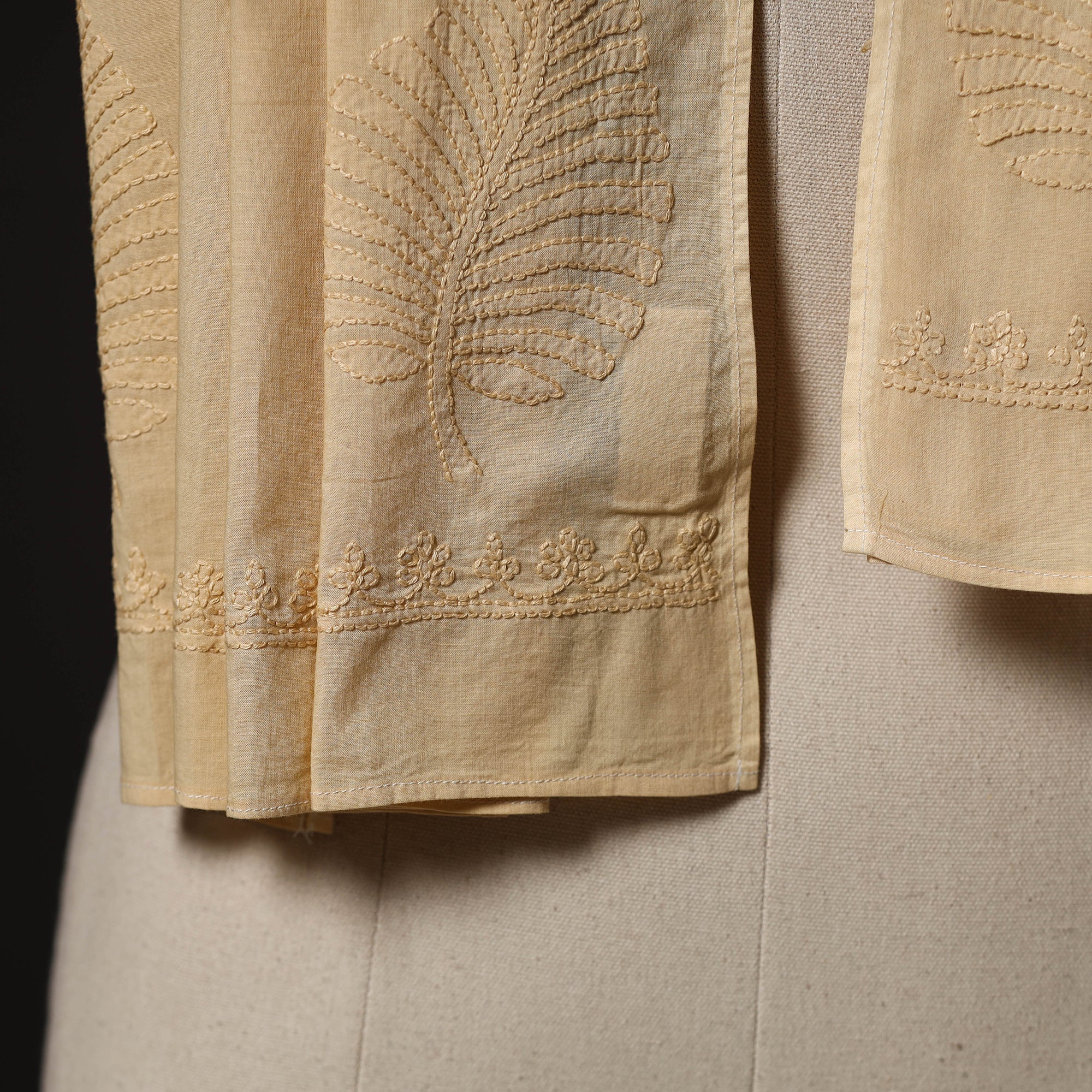 MEHARKI CHIKAN Beige - Hand Embroidered Lucknow Chikankari Cotton Stole 09 - view 4